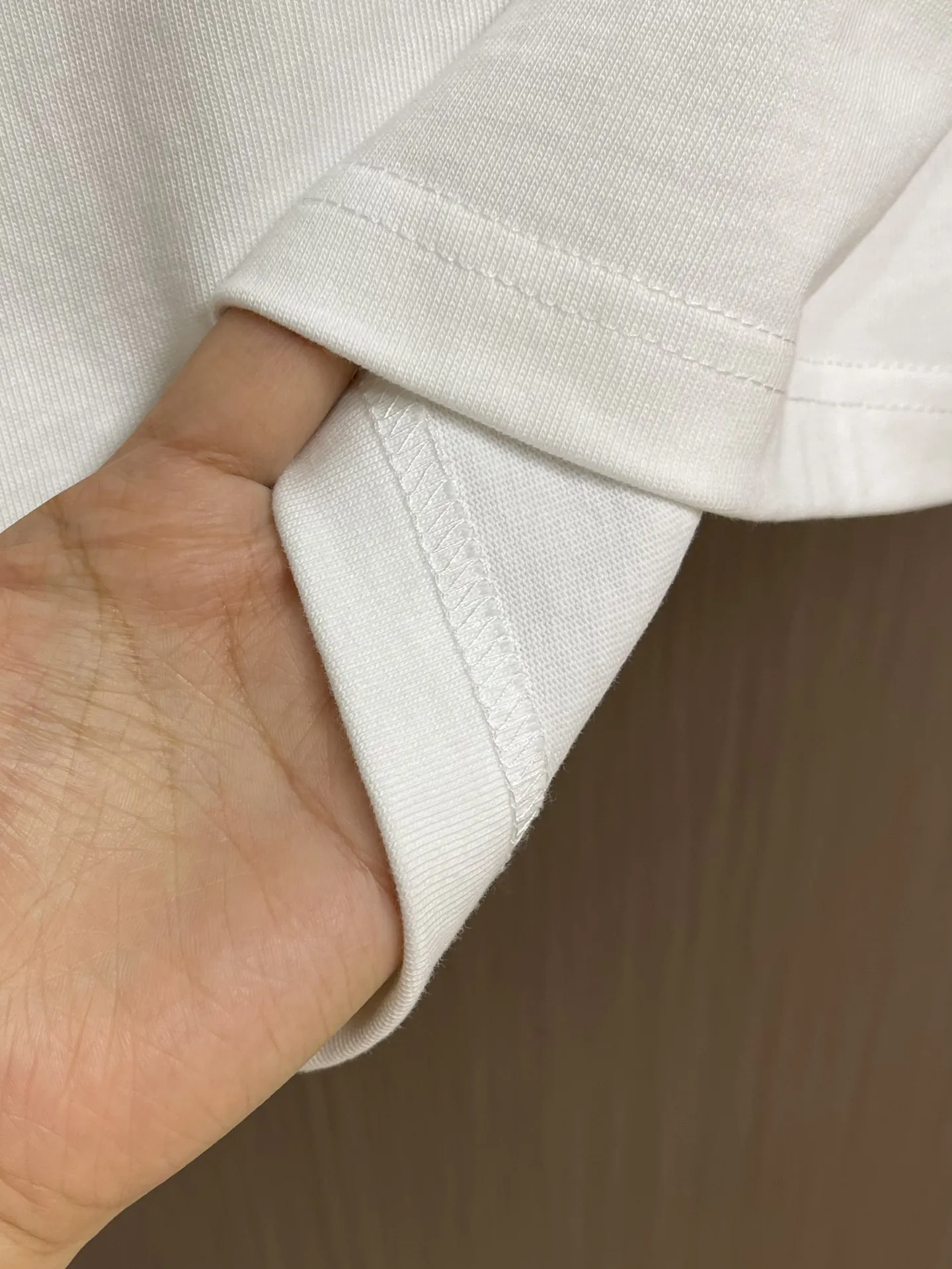 LV 白い印花短袖Tシャツ - 画像 (10)