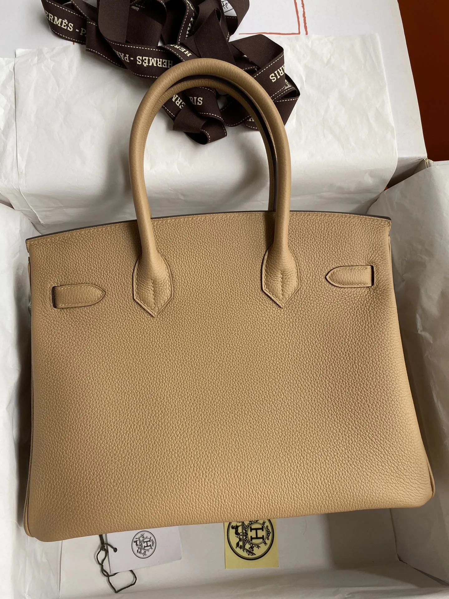 HERMÈS Birkin 30cm トゴ皮 ミルクティー色 シルバーバックル - 画像 (4)