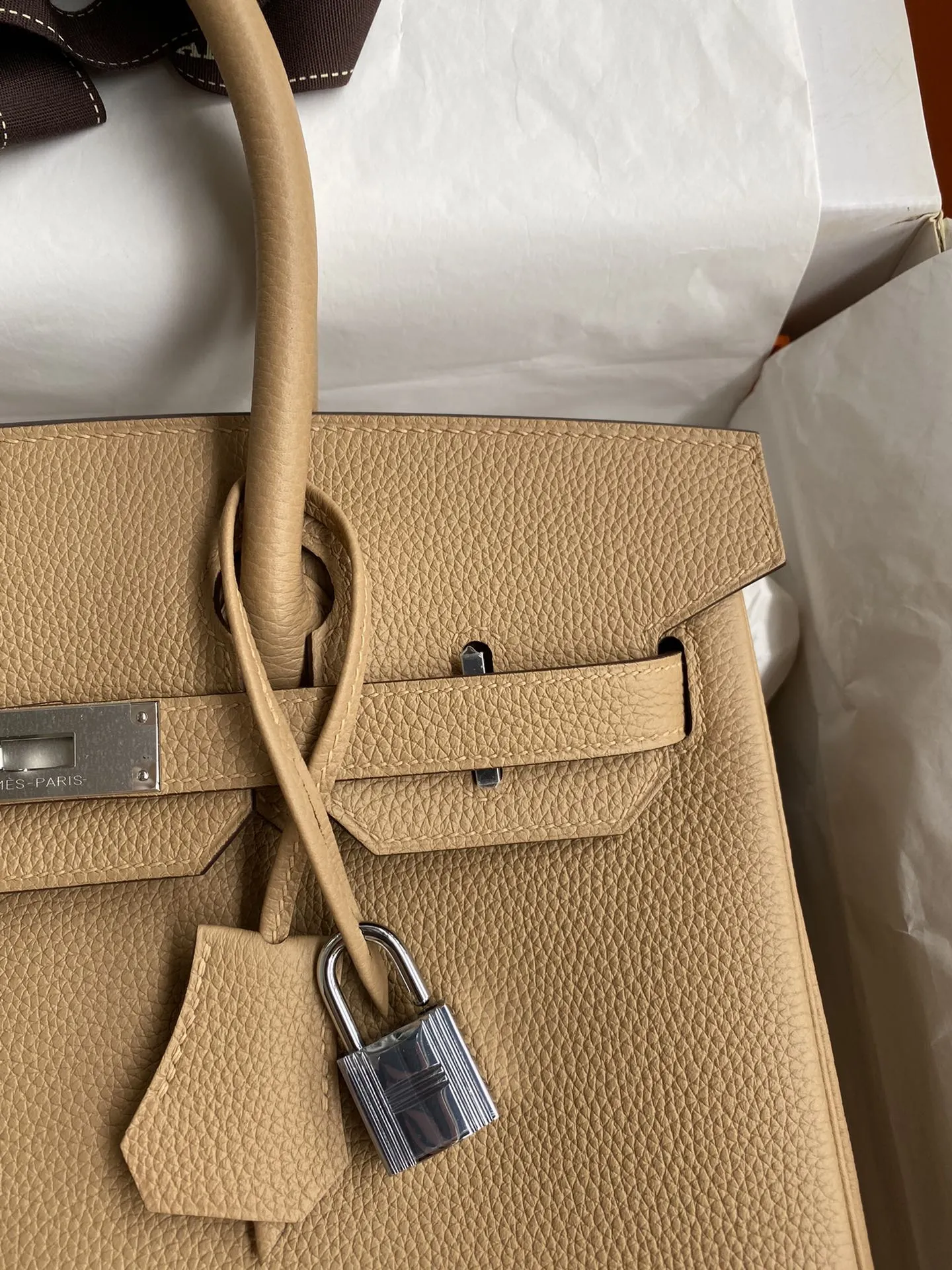 HERMÈS Birkin 30cm トゴ皮 ミルクティー色 シルバーバックル - 画像 (5)