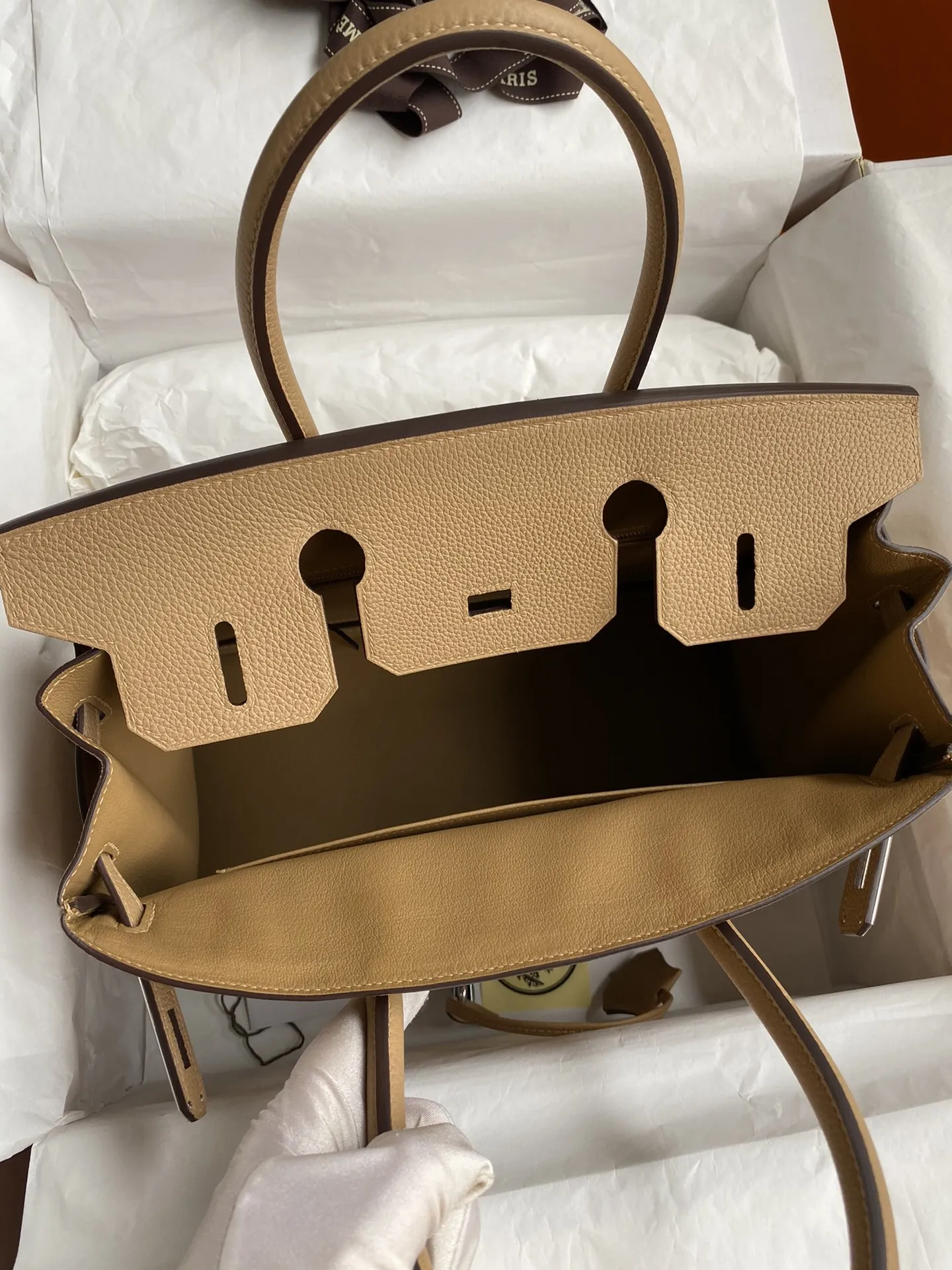 HERMÈS Birkin 30cm トゴ皮 ミルクティー色 シルバーバックル - 画像 (7)