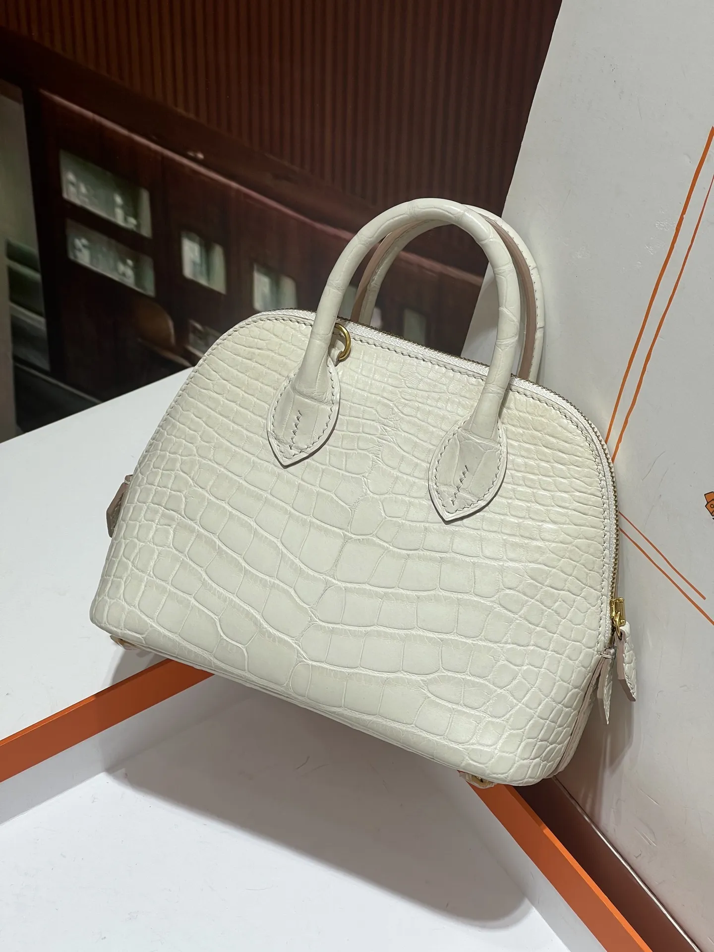 Hermes ボリッド ミニ クリームホワイト クロコ型押しバッグ - 画像 (5)