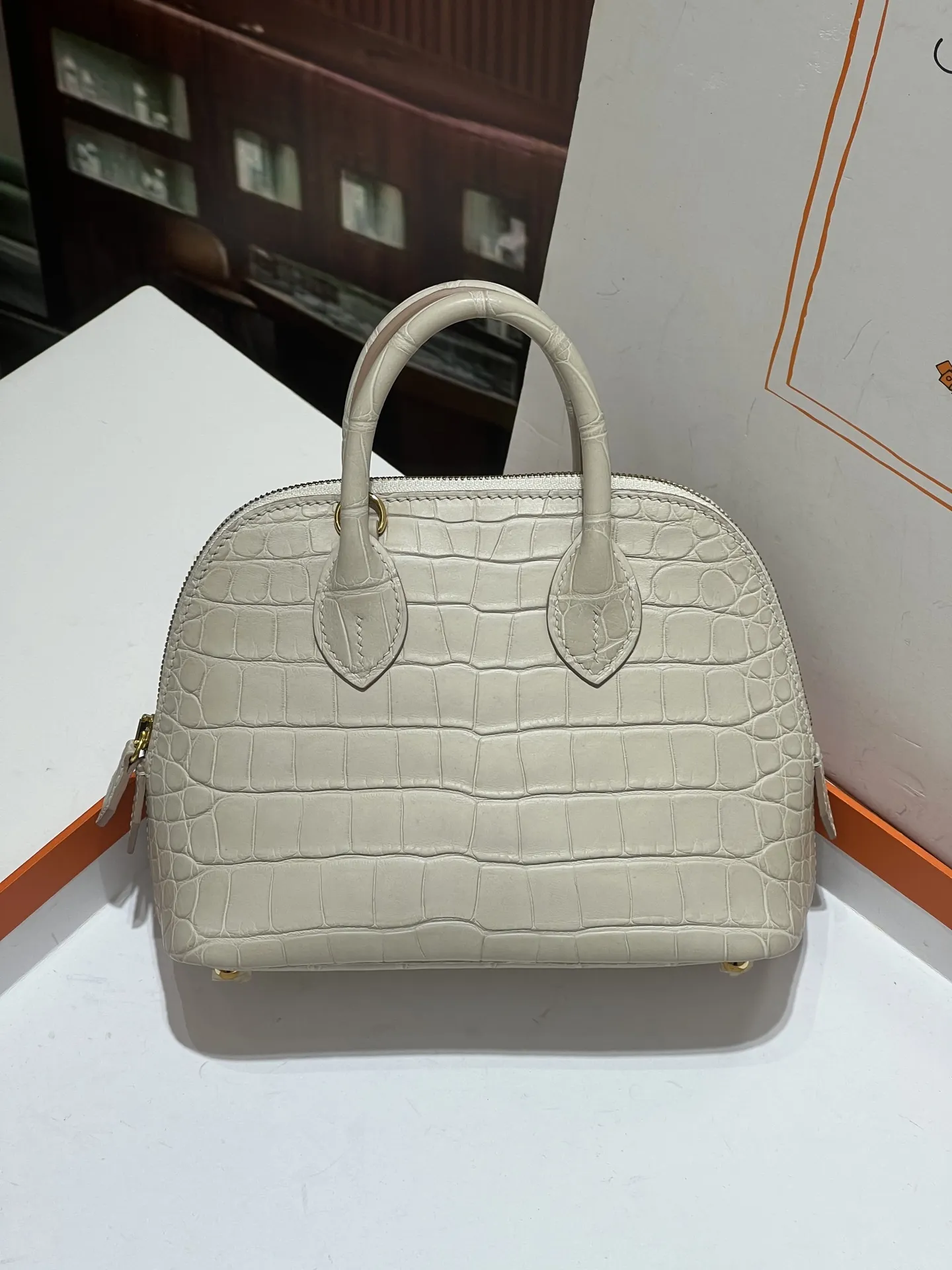HERMES 8L 氷河白 クロコダイル バッグ - 画像 (4)