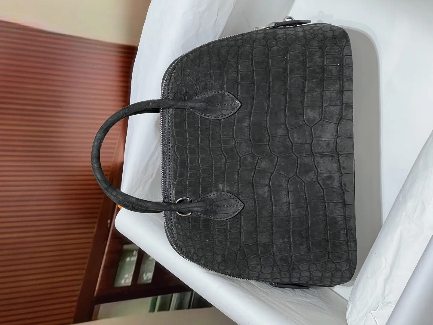 Hermes ブラッククロコダイルハンドバッグ25CM - 画像 (4)