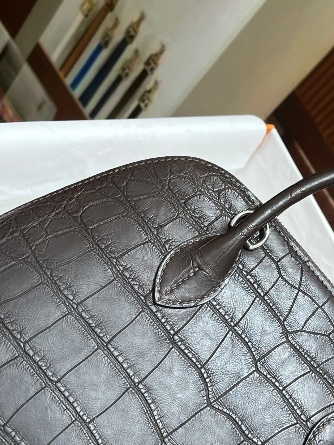 Hermes ブラッククロコダイルハンドバッグ25CM - 画像 (6)