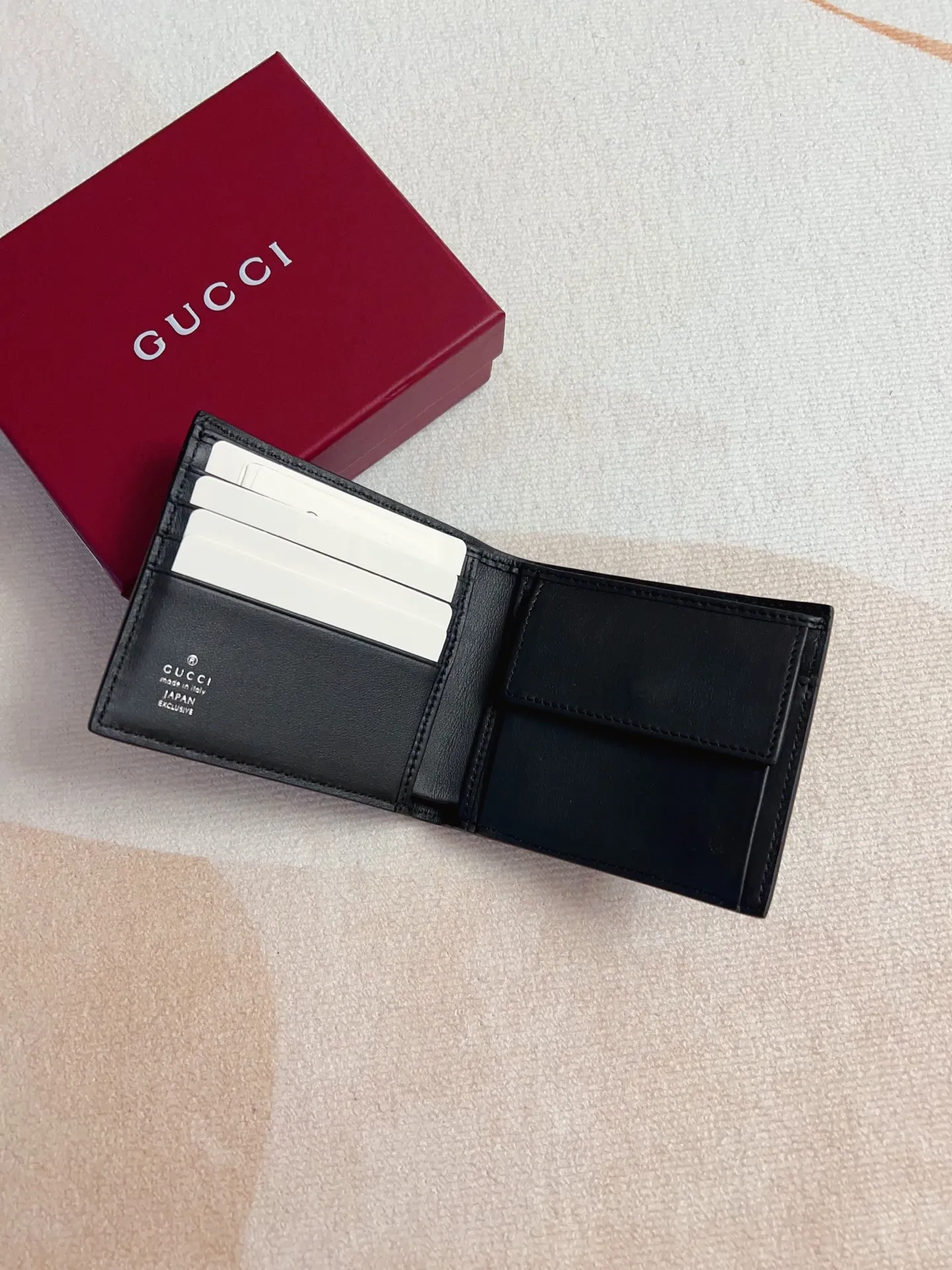 Gucci GG Emblem 黒 超柔らか財布 835002 - 画像 (4)