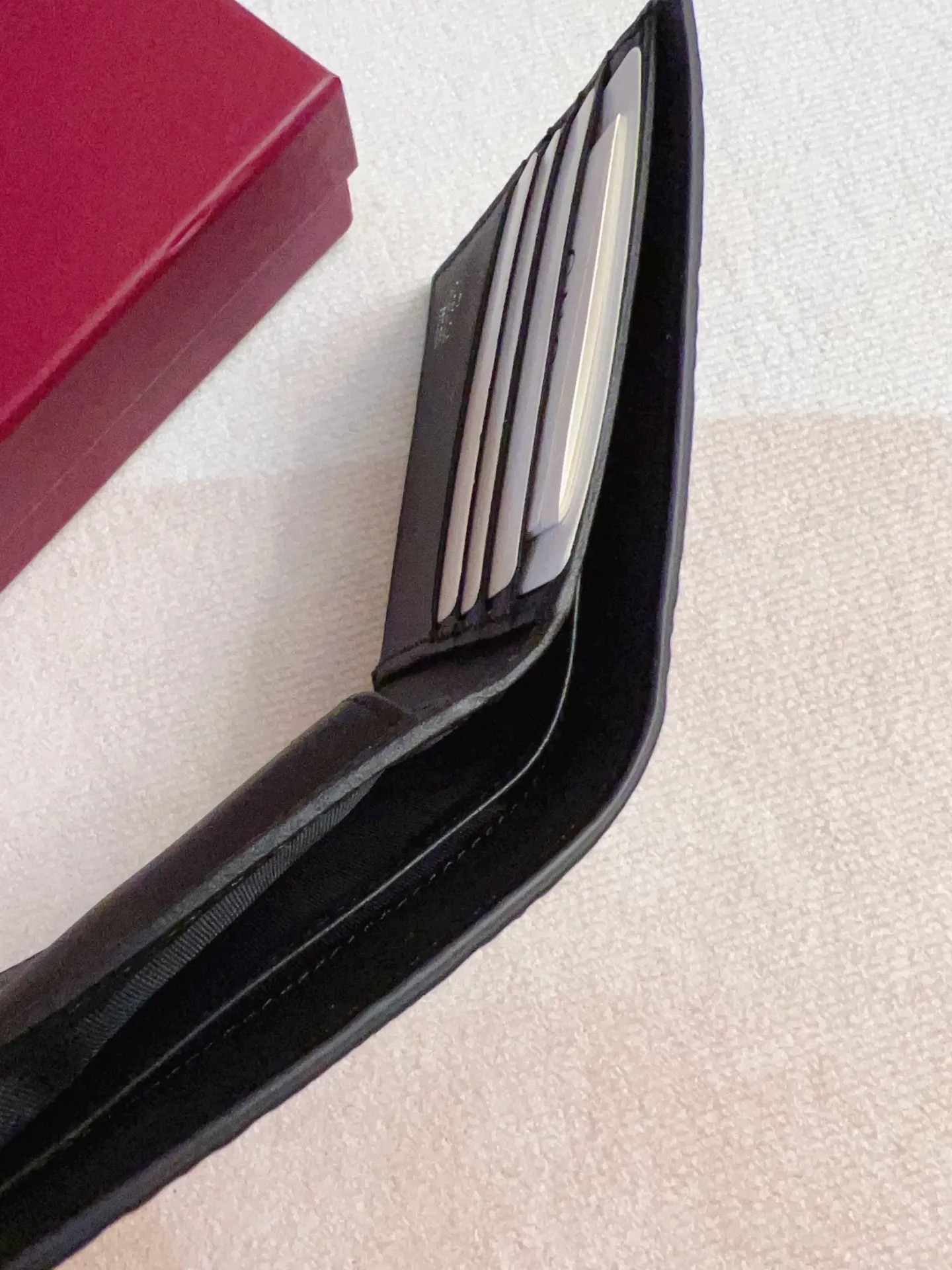 Gucci GG Emblem 黒 超柔らか財布 835002 - 画像 (6)