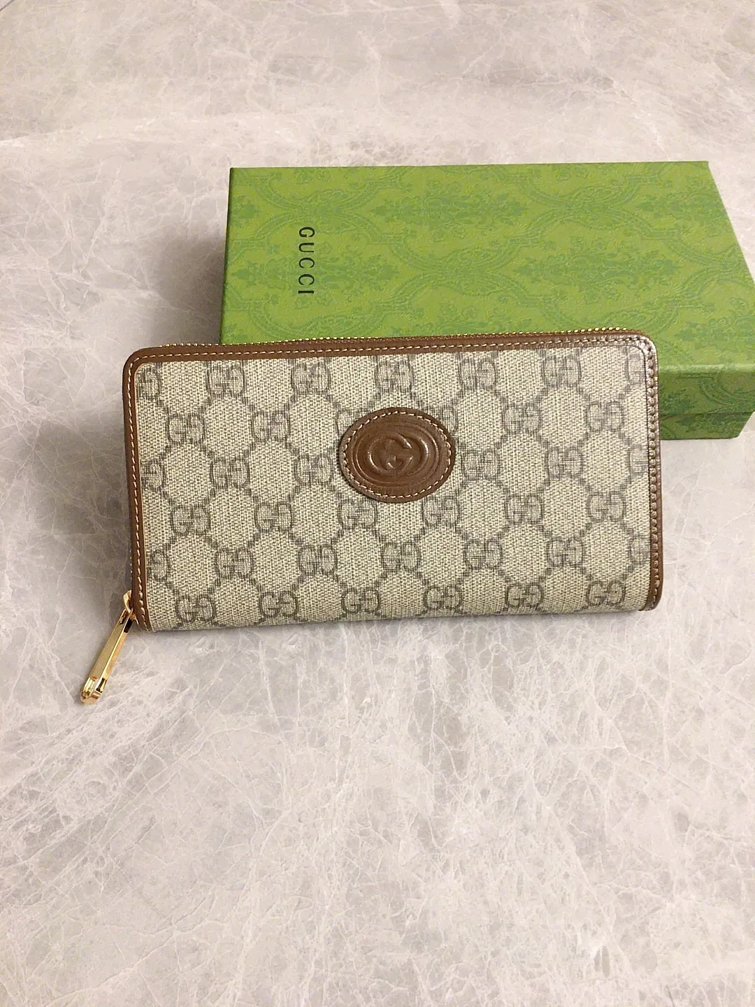 Gucci ジップウォレット ベージュ GG柄