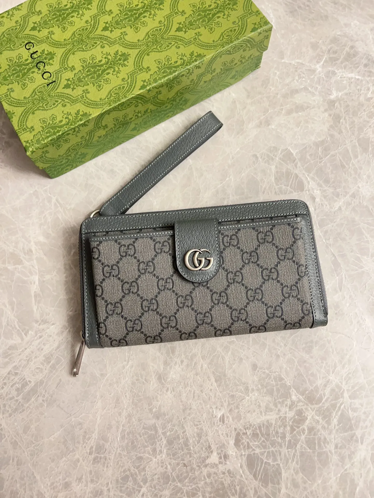 Gucci Ophidia グレーウォレット GG柄