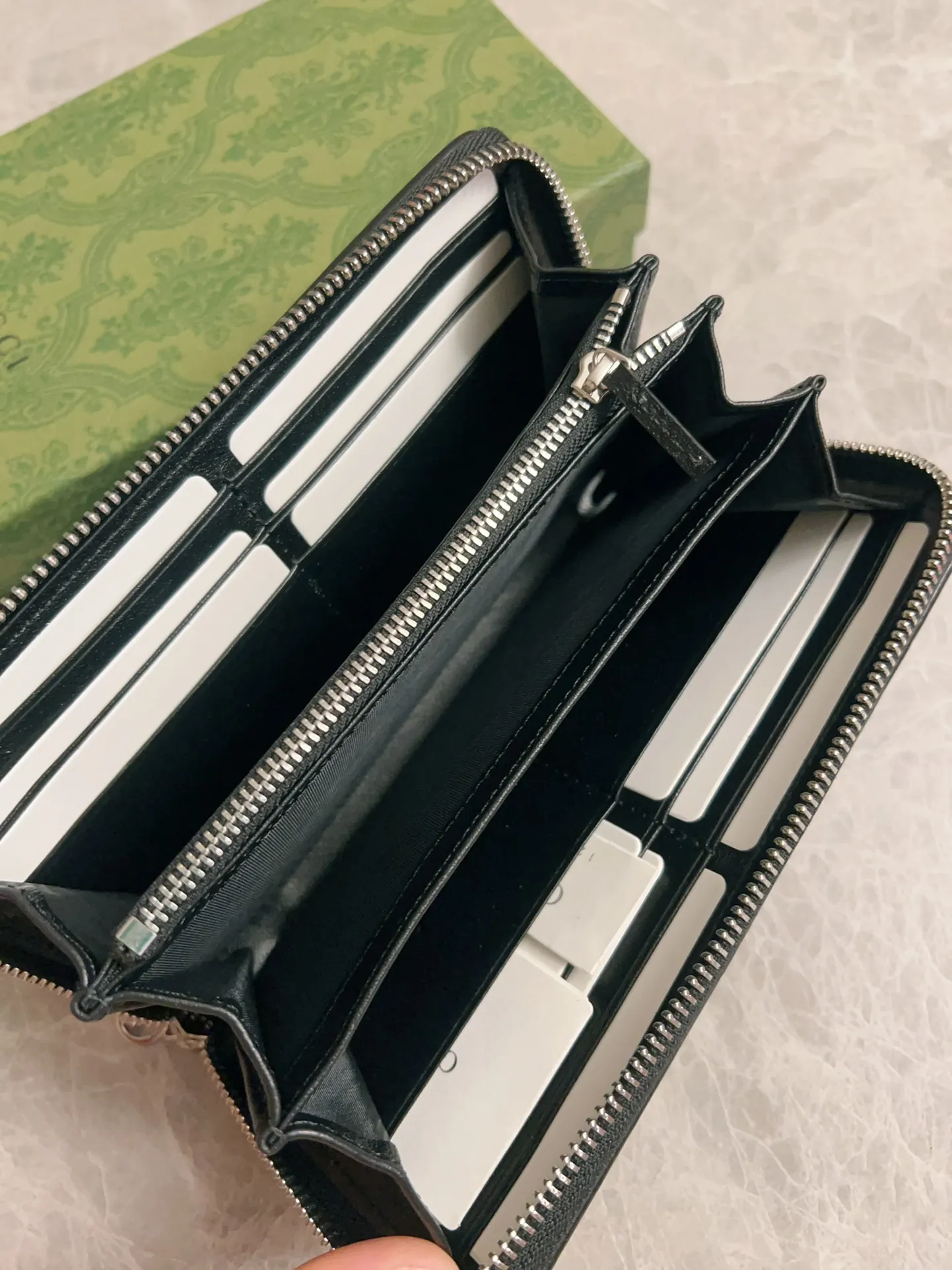 Gucci Blondie シリーズ ジップアラウンドウォレット 黒 オリジナルレザー - 画像 (5)