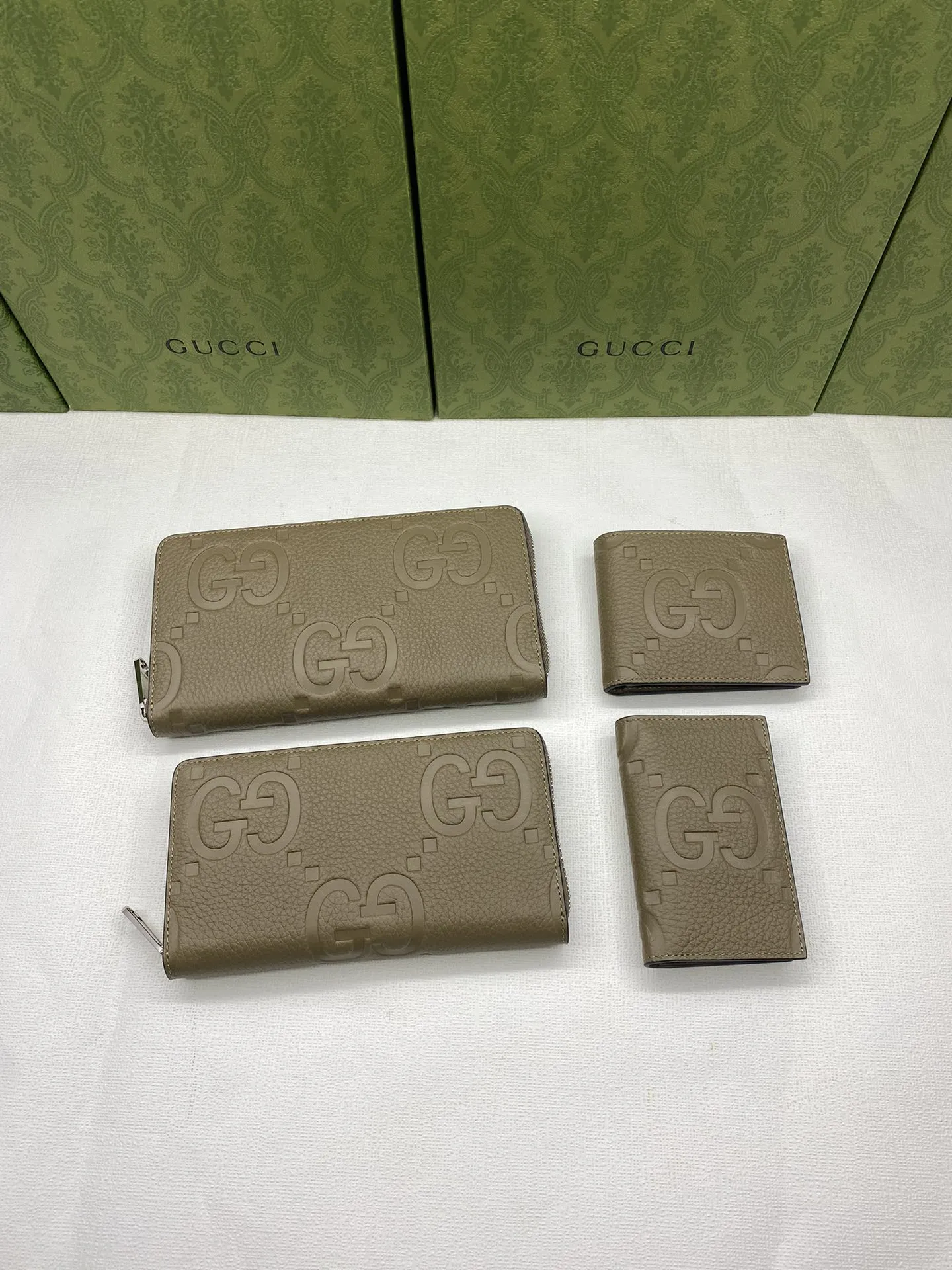 Gucci グレー GGプリント ジップアラウンドウォレット - 画像 (10)