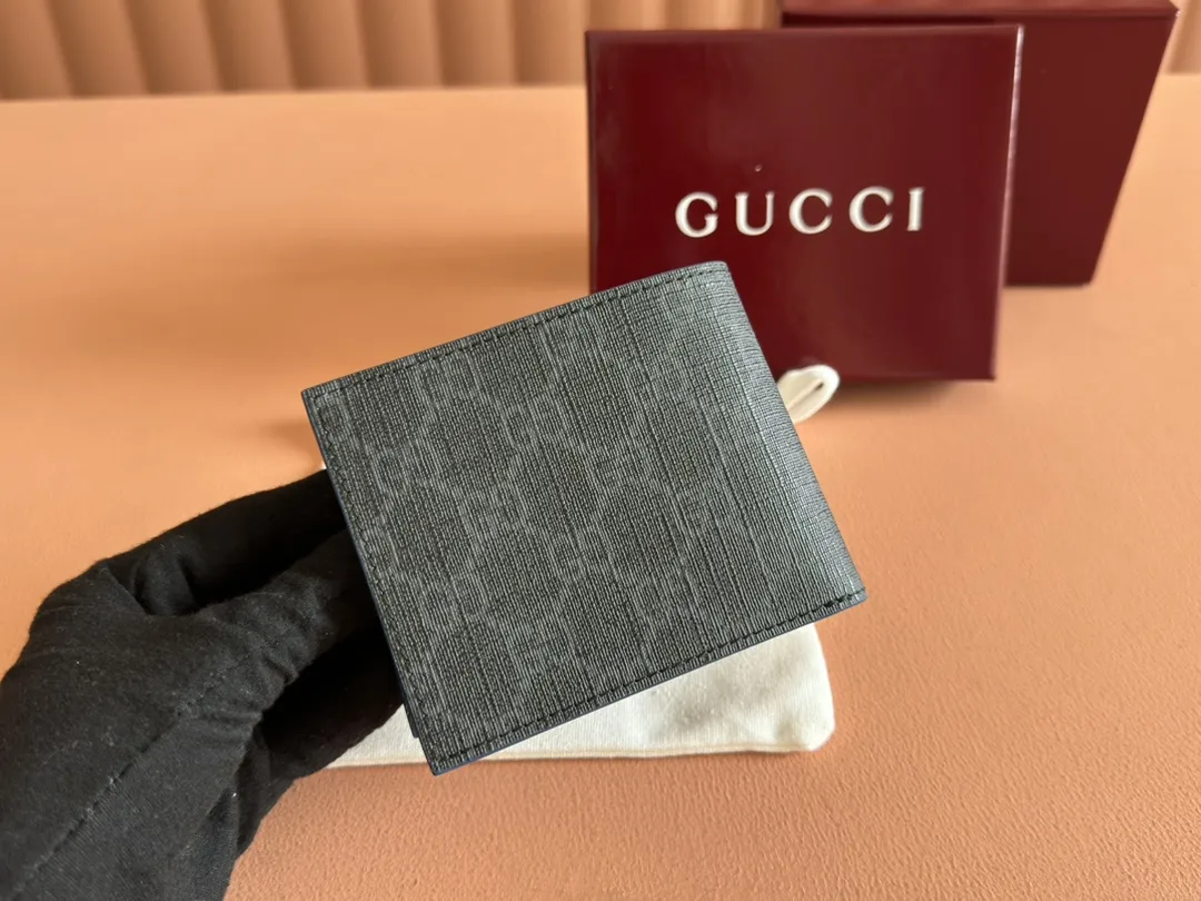 Gucci グッチ グレー GGデザイン 男性用財布 - 画像 (3)