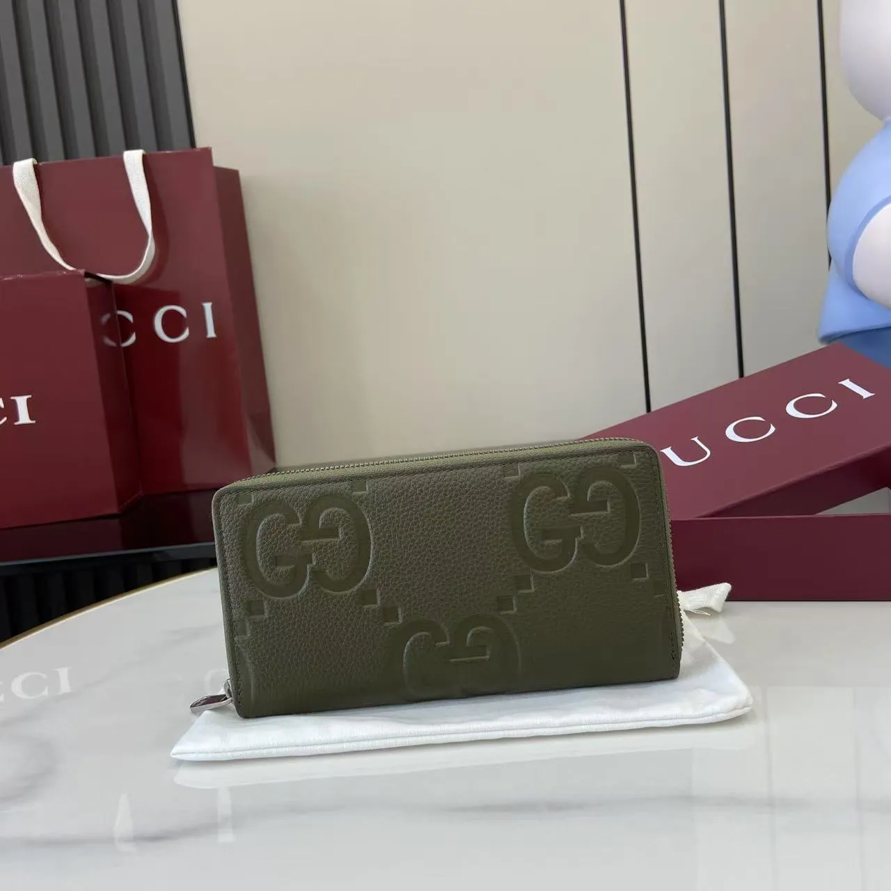 Gucci スーパーGG ジップアラウンドウォレット