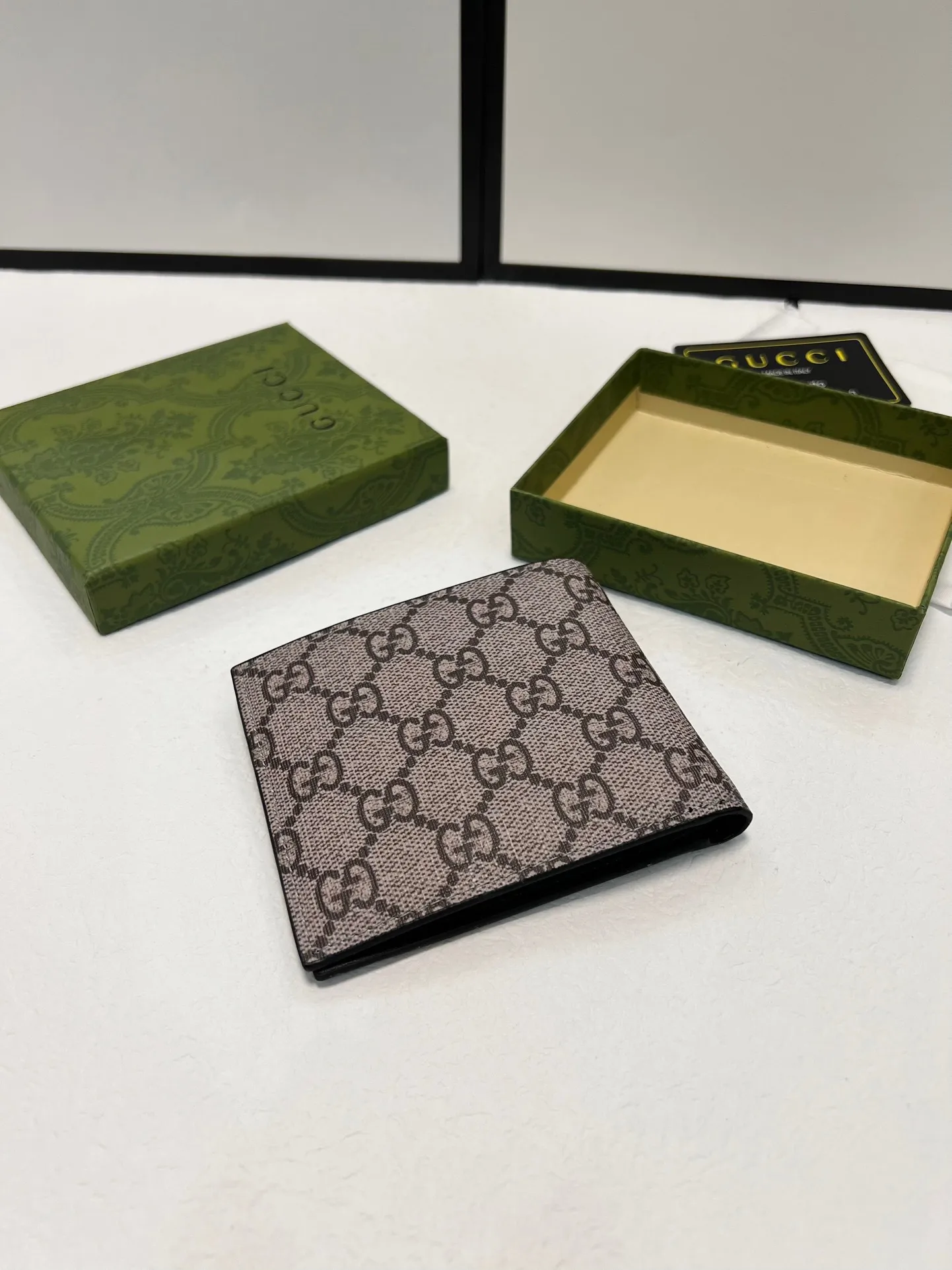 GUCCI黒とカフェ色プリント短財布451268 - 画像 (5)