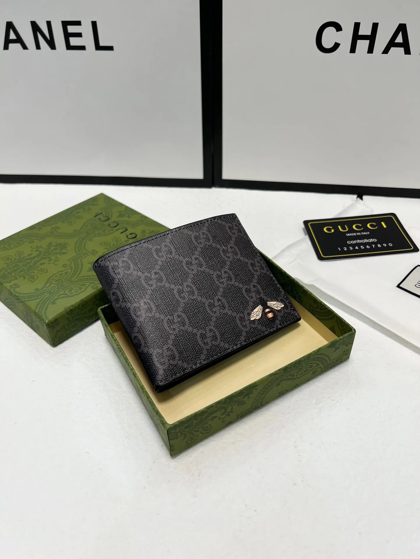 GUCCI黒色ビー柄短財布451268 - 画像 (3)