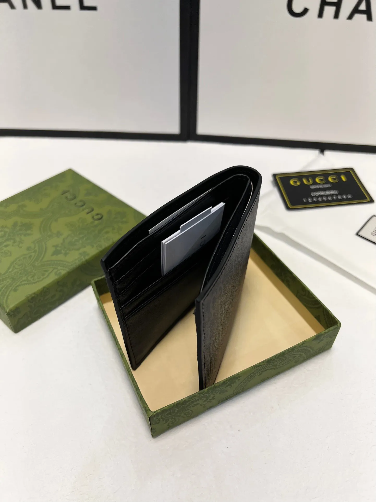 GUCCI黒色ビー柄短財布451268 - 画像 (7)