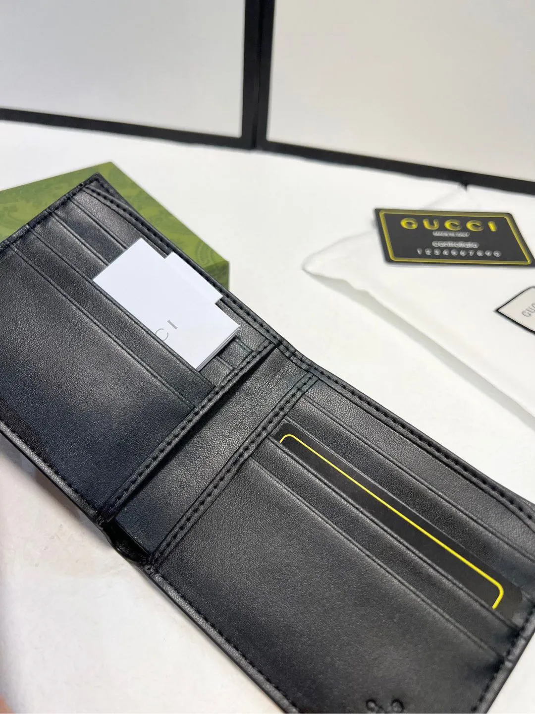 GUCCI黒色ビー柄短財布451268 - 画像 (10)