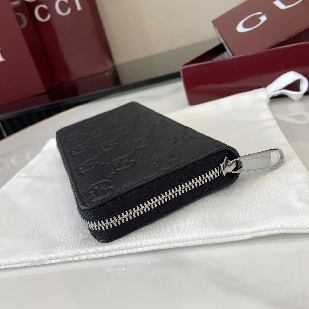 Gucci Imprint ジップアラウンドウォレット 黑色压花 835003 - 画像 (7)