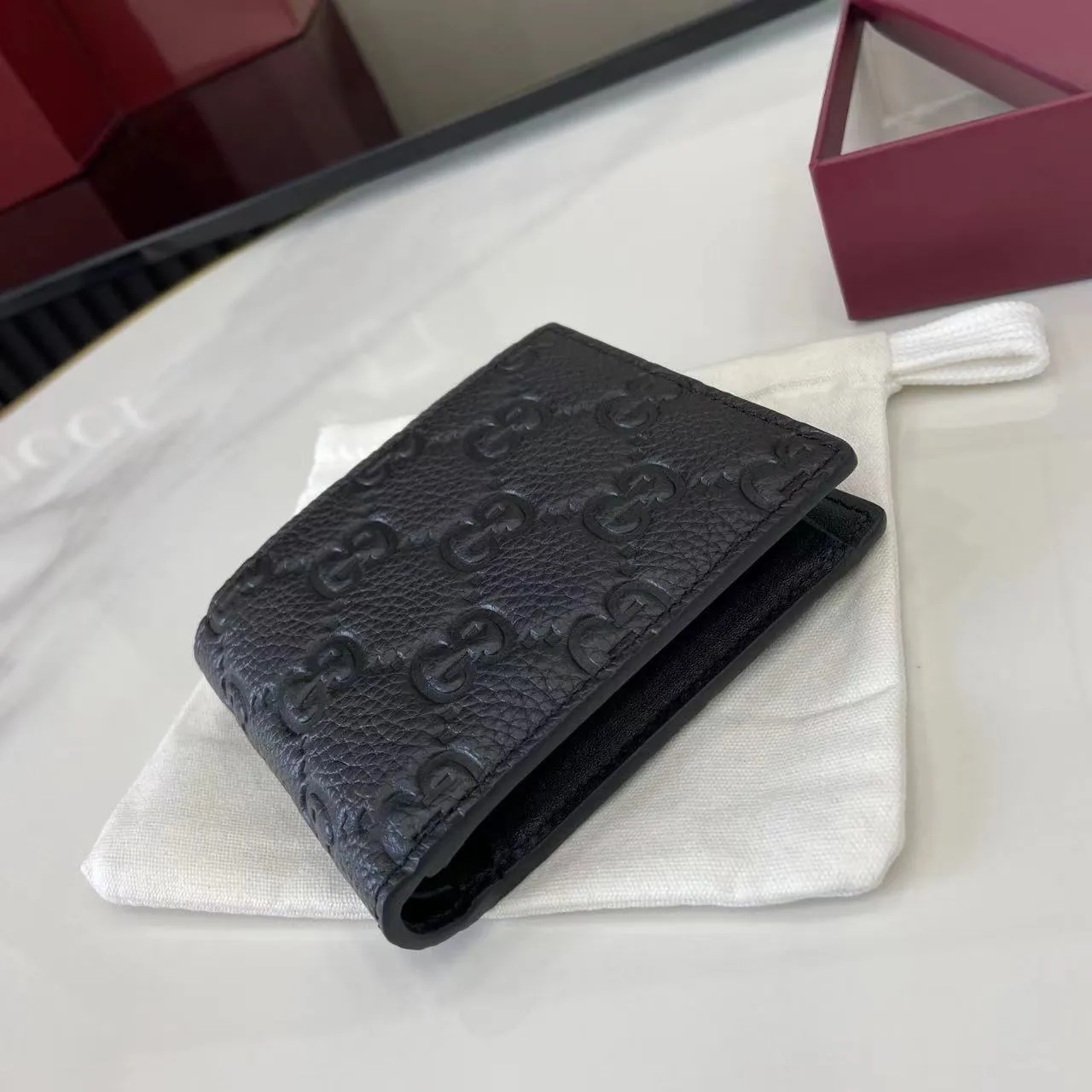 Gucci Imprint 黒色 二つ折り財布 - 画像 (5)