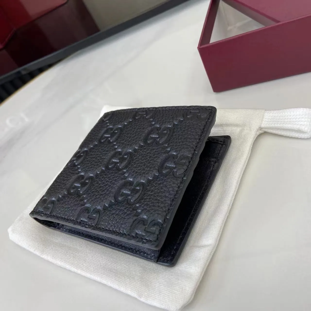 Gucci Imprint 黒色 二つ折り財布 - 画像 (7)