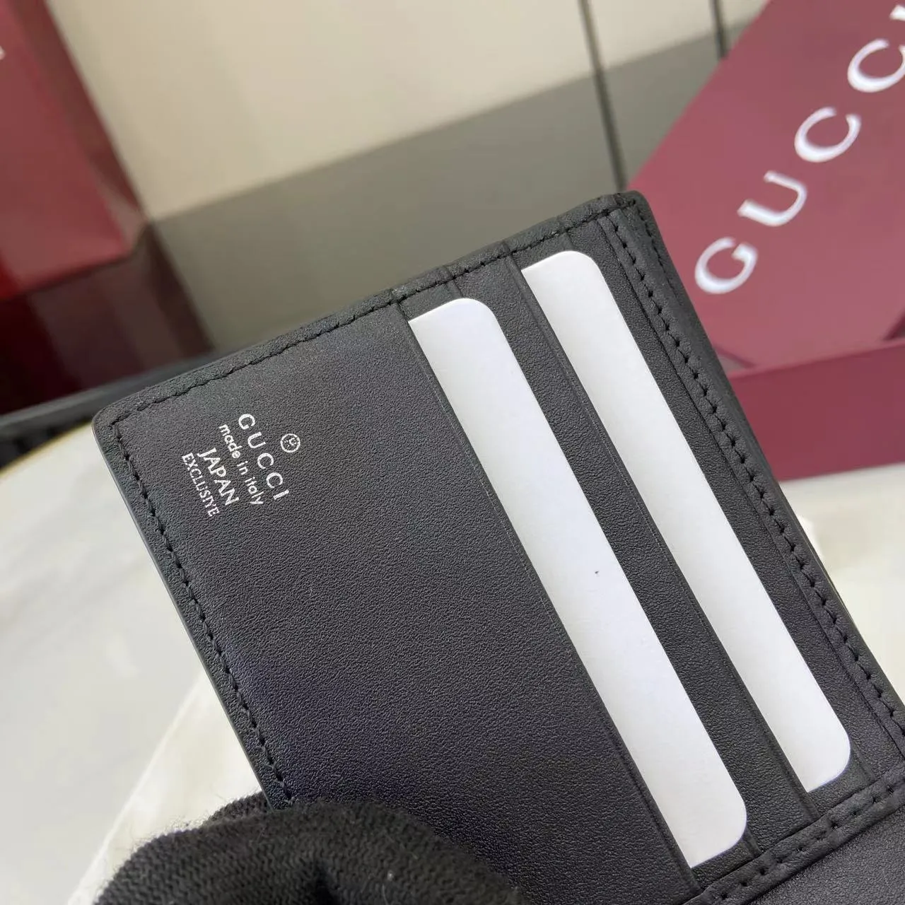 Gucci Imprint 黒色 二つ折り財布 - 画像 (9)