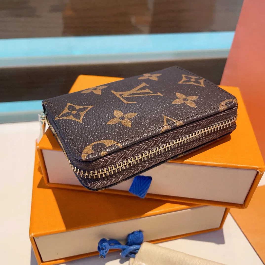 Louis Vuitton 黒 クラシック柄キーケース