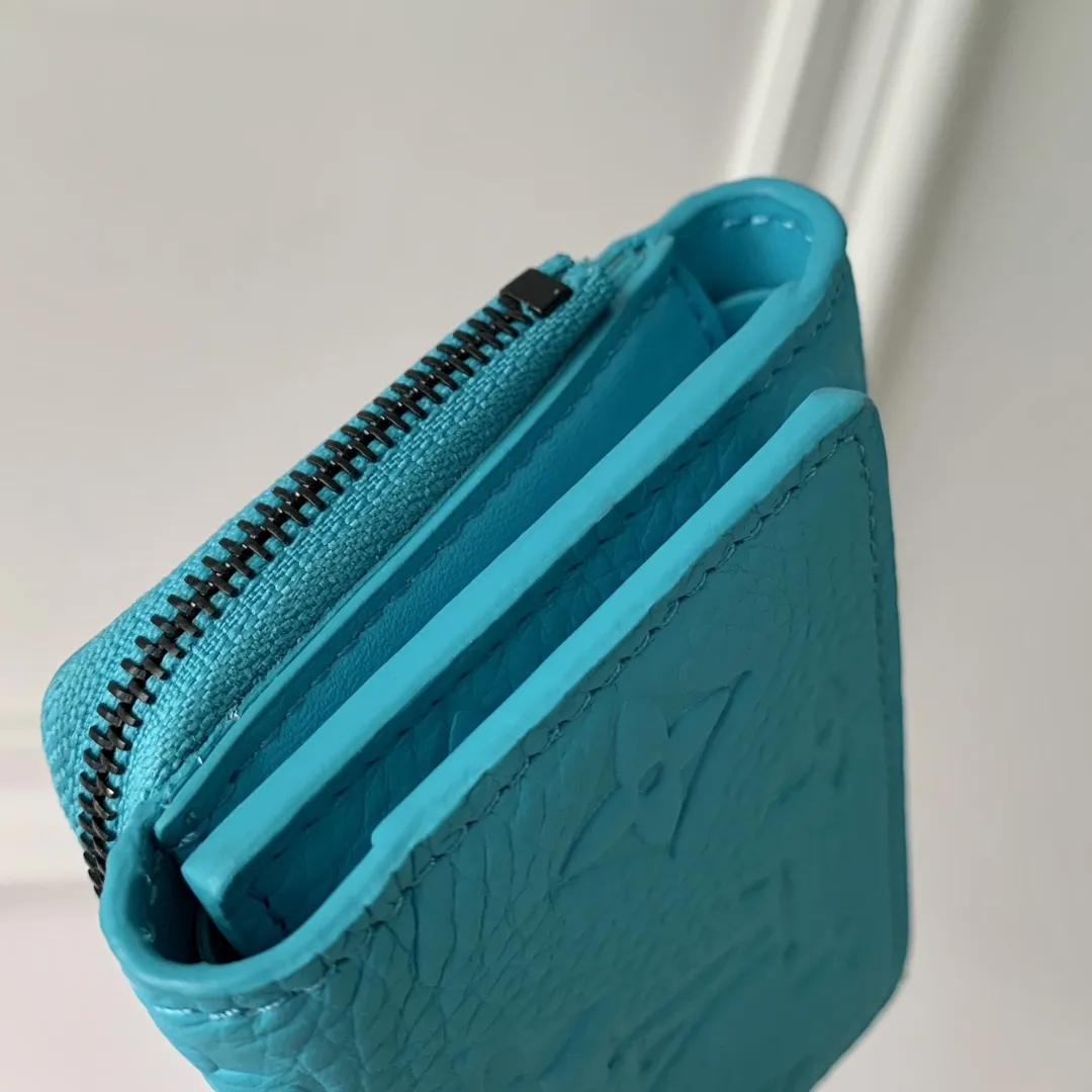 LOUIS VUITTON 青色 Portefeuille Pilot 压花款 - 画像 (7)