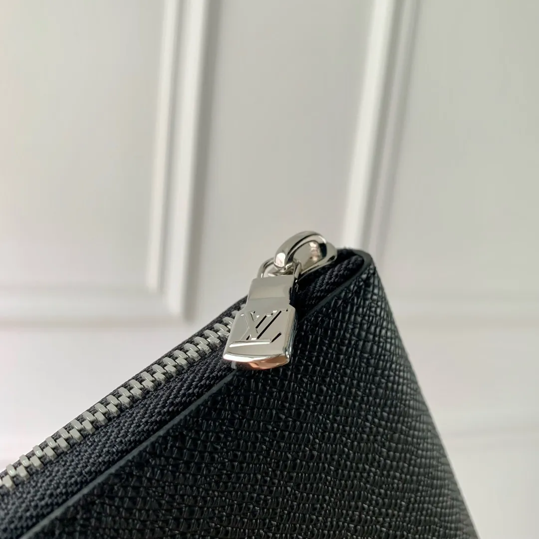 LOUIS VUITTON 黒 水平ジップウォレット - 画像 (7)