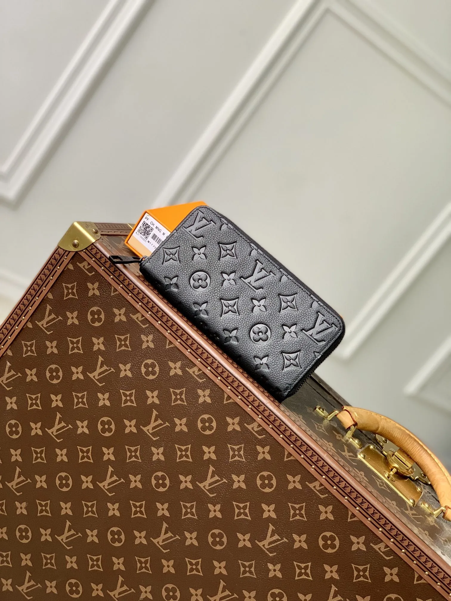 Louis Vuitton 黒 水平ジップウォレット