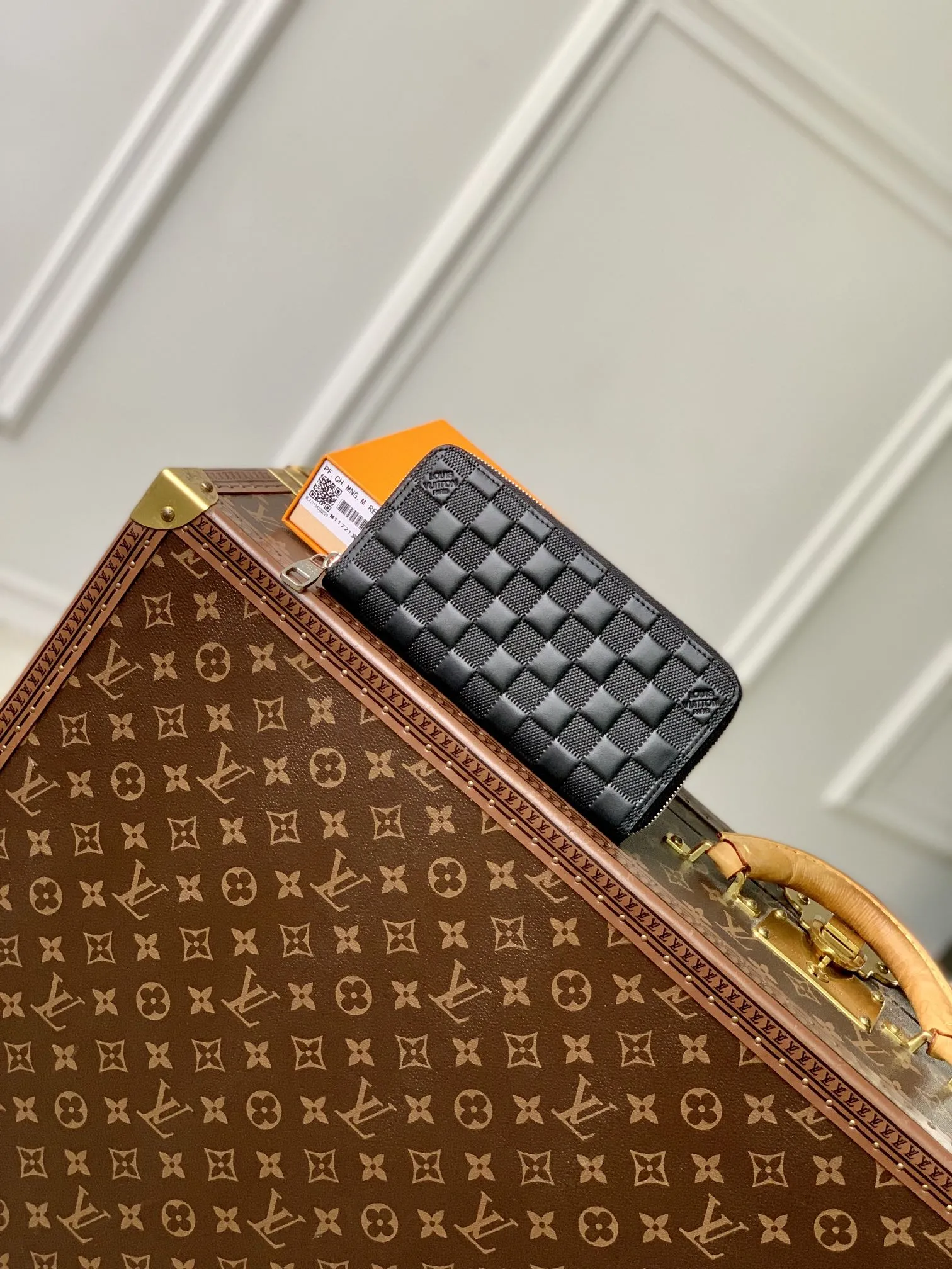 Louis Vuitton 黒 水平ジップウォレット