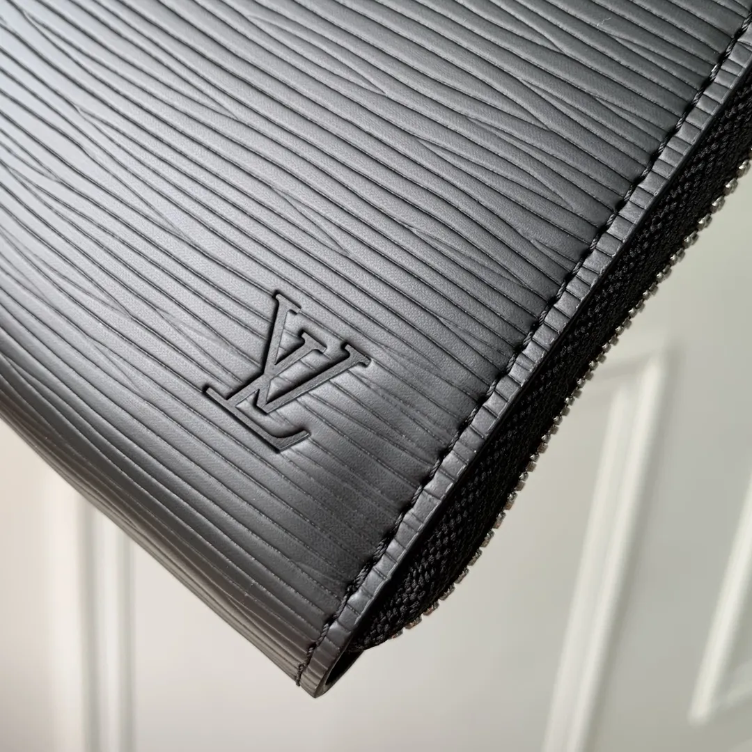 Louis Vuitton 黒 水波纹 水平ジップウォレット - 画像 (4)