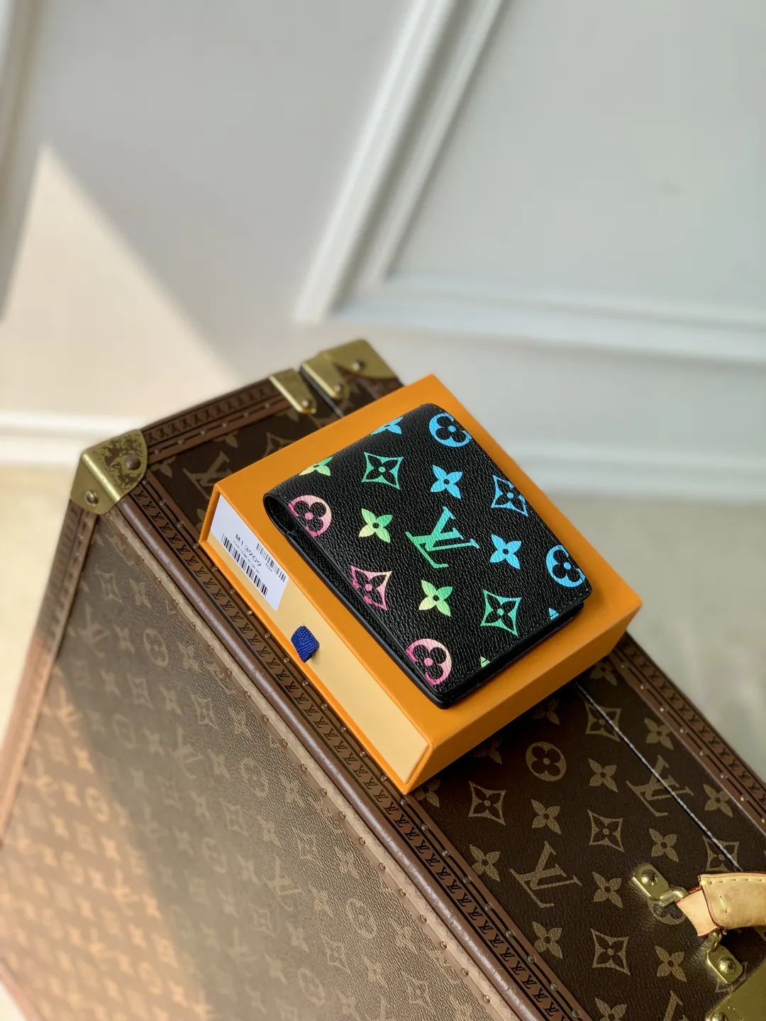 MULTIPLEブラックフラワーグラデーション財布 - 画像 (5)