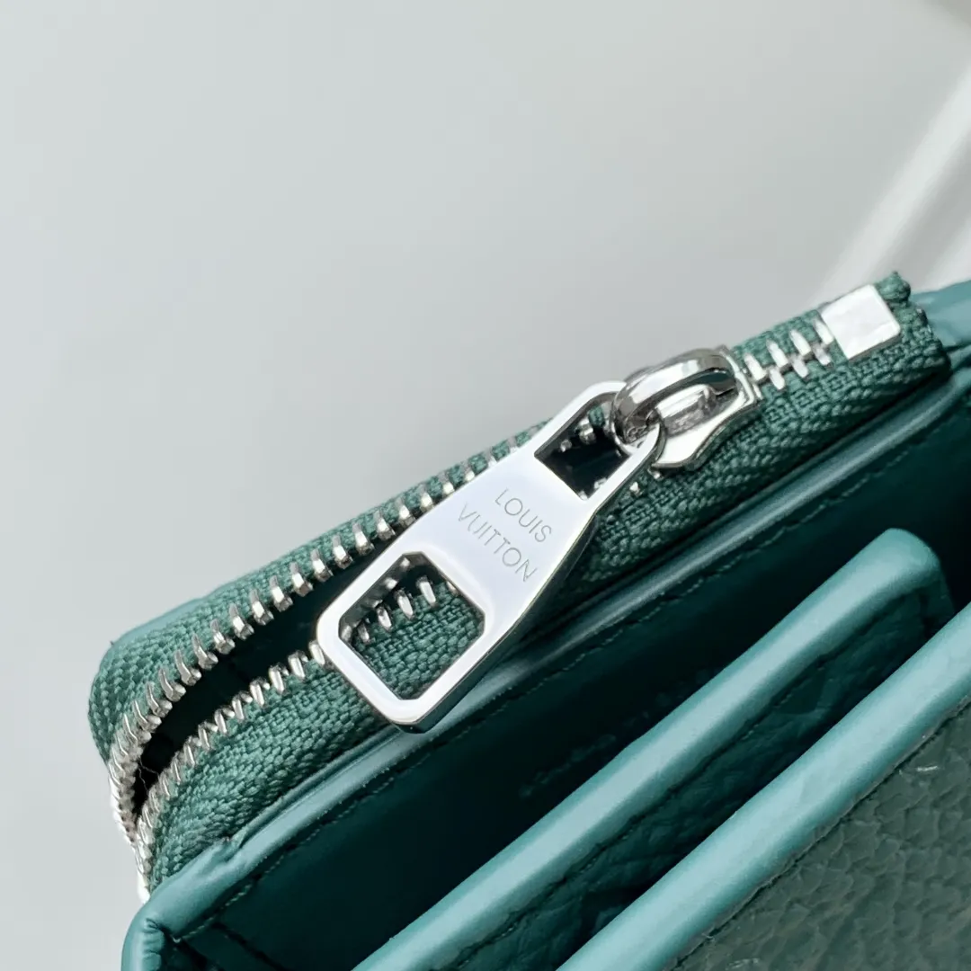 Louis Vuitton 新緑 Slender Pilot 財布 - 画像 (6)