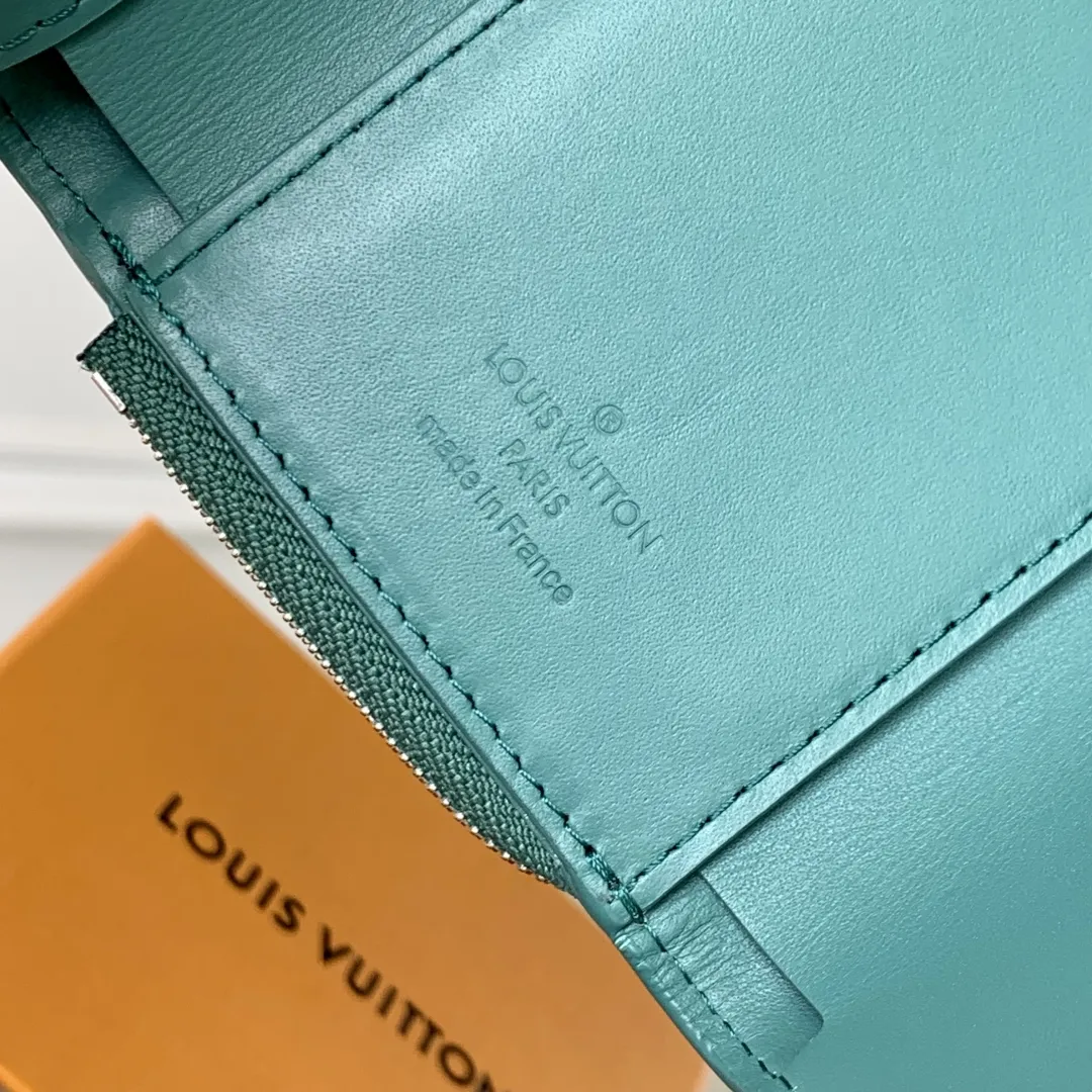 Louis Vuitton 新緑 Slender Pilot 財布 - 画像 (9)