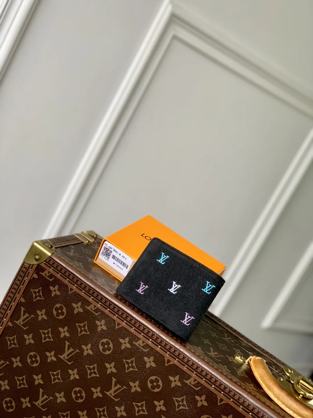 Louis Vuitton 黒カラーエmbroidery Wallet - 画像 (3)