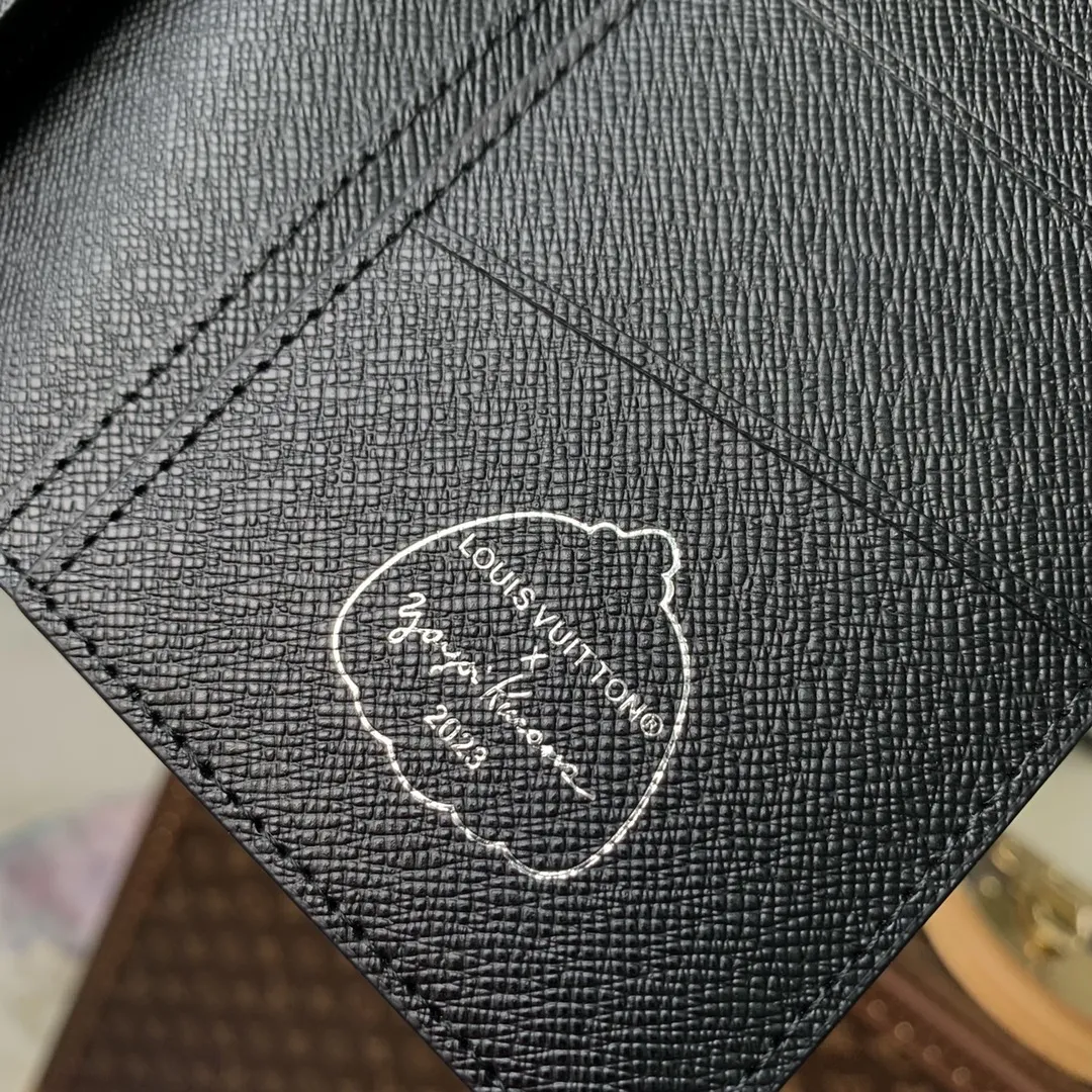 ルイヴィトン 黒 草間弥生コラボ財布 - 画像 (6)