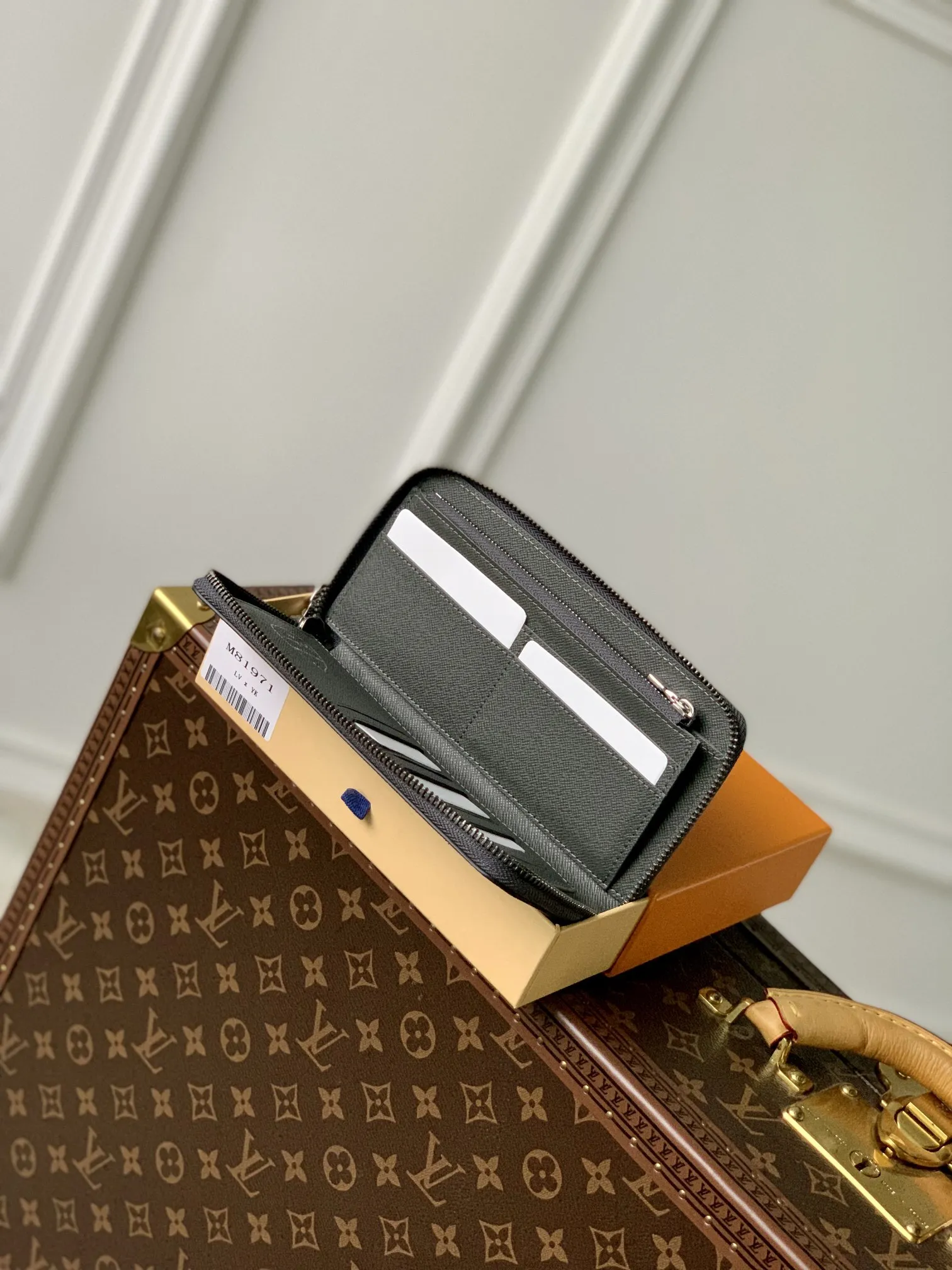 Louis Vuitton 青と緑の南瓜柄Zippy Wallet - 画像 (5)