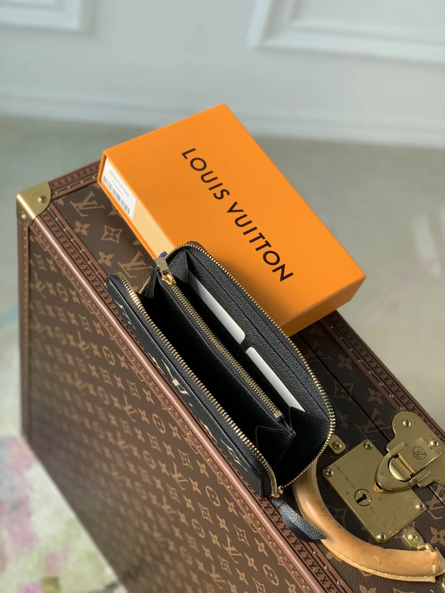 LOUIS VUITTON 黒 Monogram Clemence長財布 - 画像 (6)