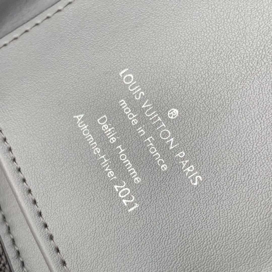 LOUIS VUITTON シルバー ZIPPY VERTICAL 財布 - 画像 (5)