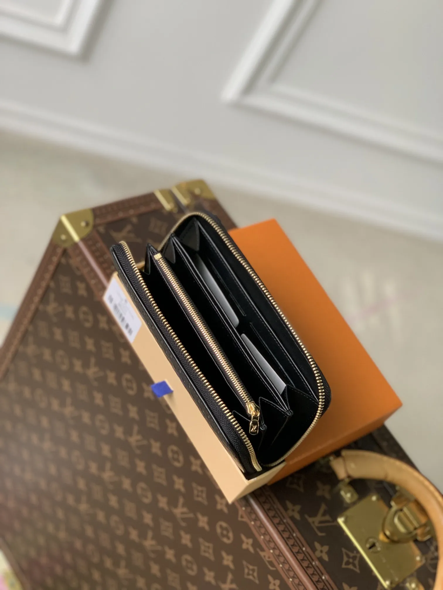 Louis Vuitton 黒 Nano Monogram ジビ財布 - 画像 (7)