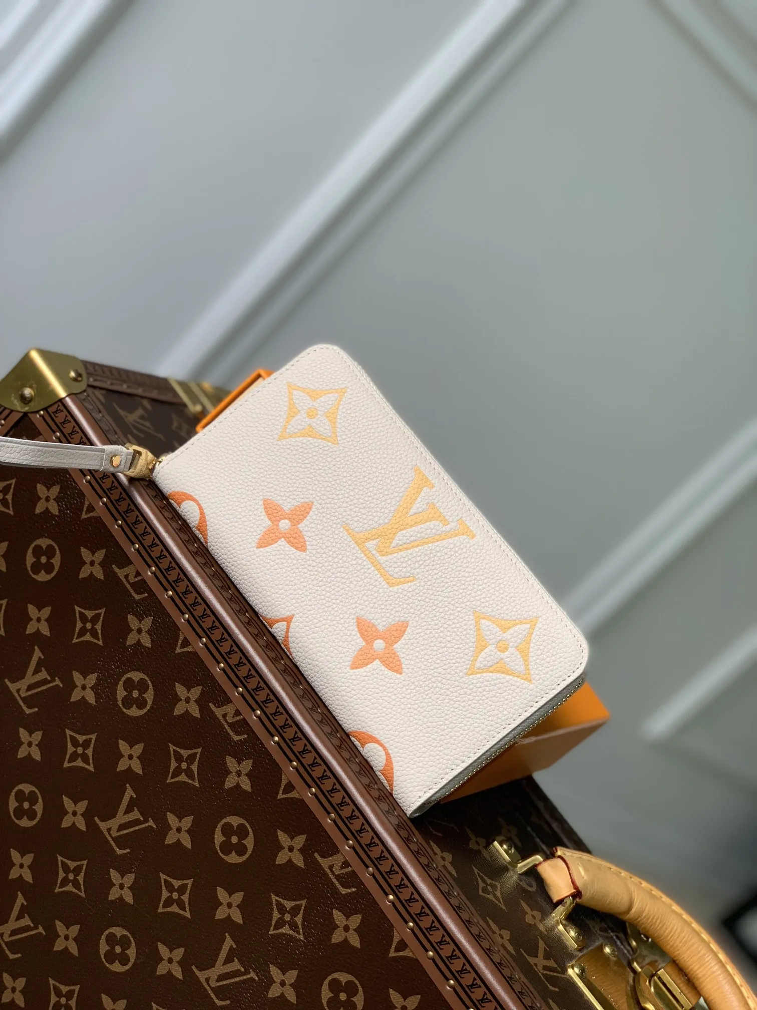 Louis Vuitton 白 Zippy Wallet グラデーション