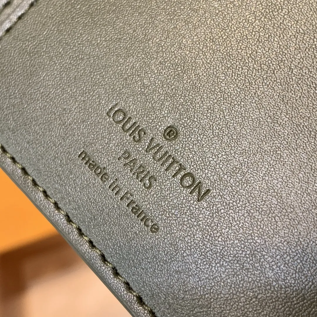 LOUIS VUITTON 緑色 BRAZZA スタイル財布 - 画像 (5)