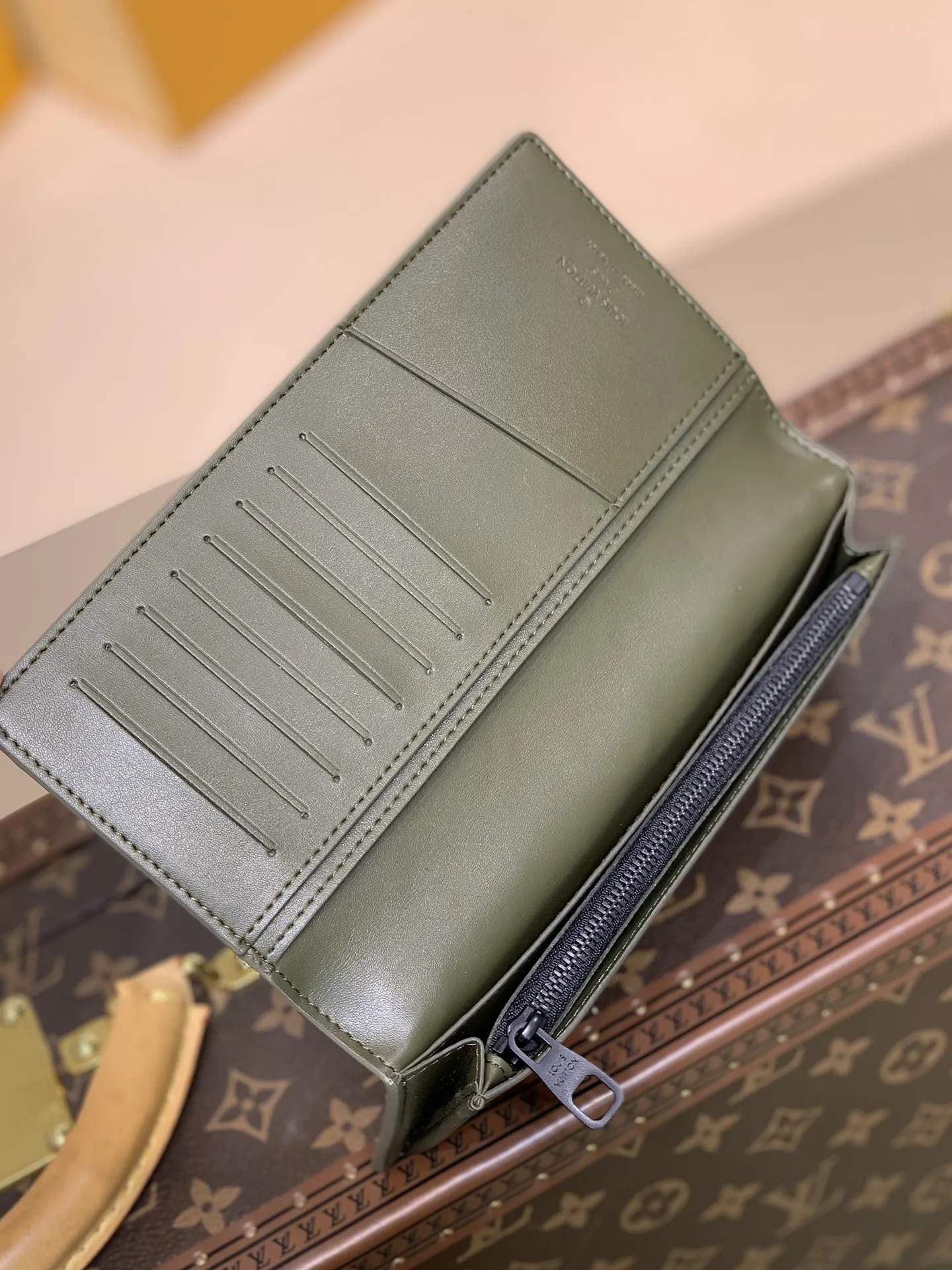 LOUIS VUITTON 緑色 BRAZZA スタイル財布 - 画像 (7)