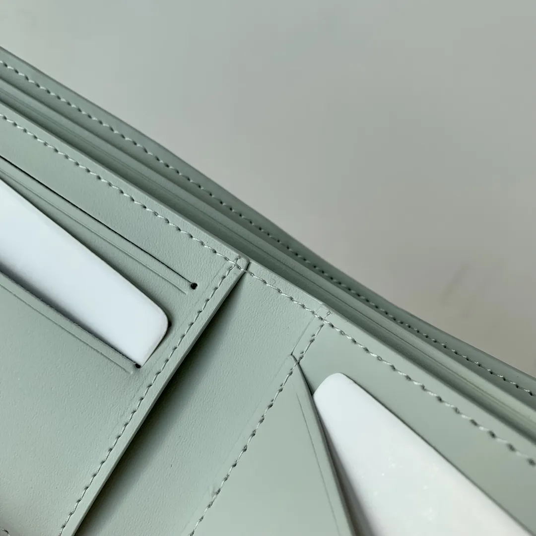 Louis Vuitton ライトブルー マルチファンクションウォレット - 画像 (7)