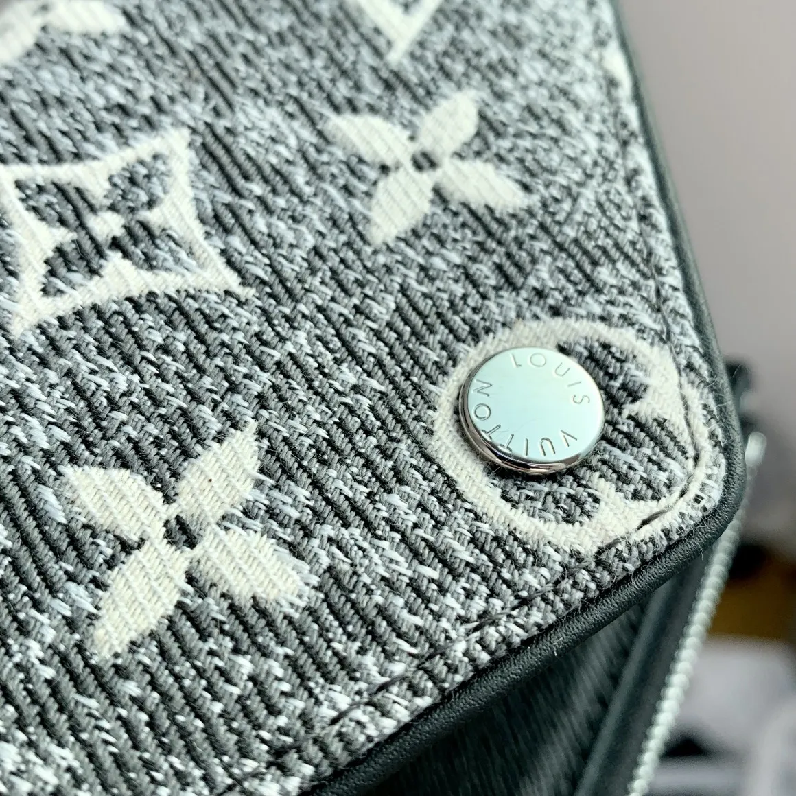 Louis Vuitton グレージacquard 豆型財布 - 画像 (5)