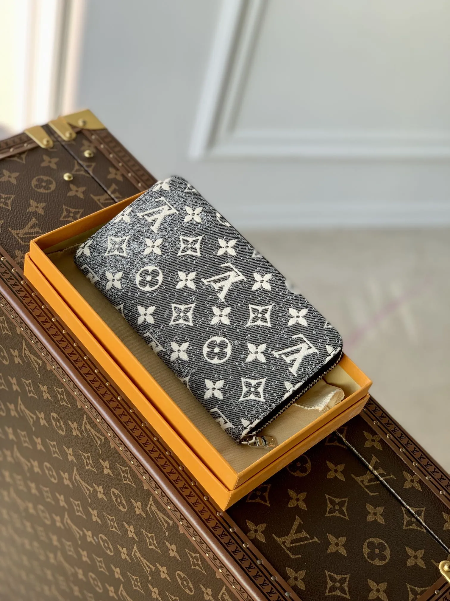 Louis Vuitton グレー Zippy 牛仔長財布 - 画像 (3)