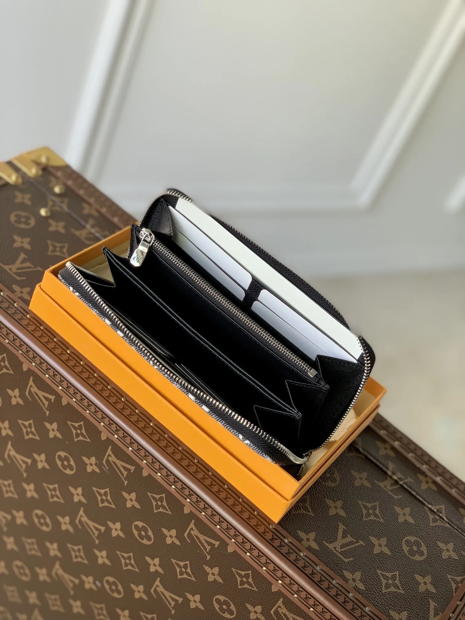 Louis Vuitton グレー Zippy 牛仔長財布 - 画像 (6)