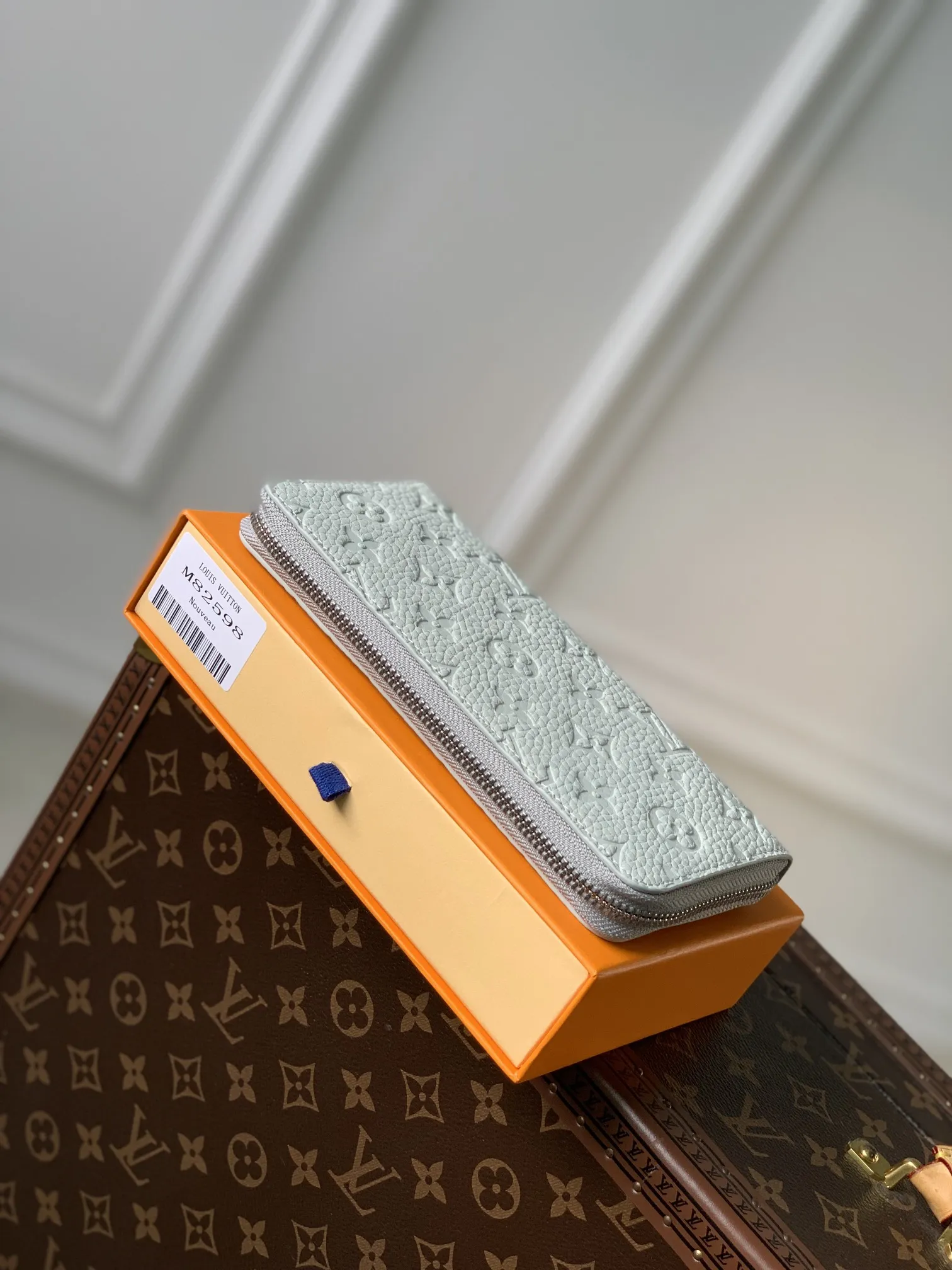 Louis Vuitton ライトブルー Zippy Vertical 財布 - 画像 (4)