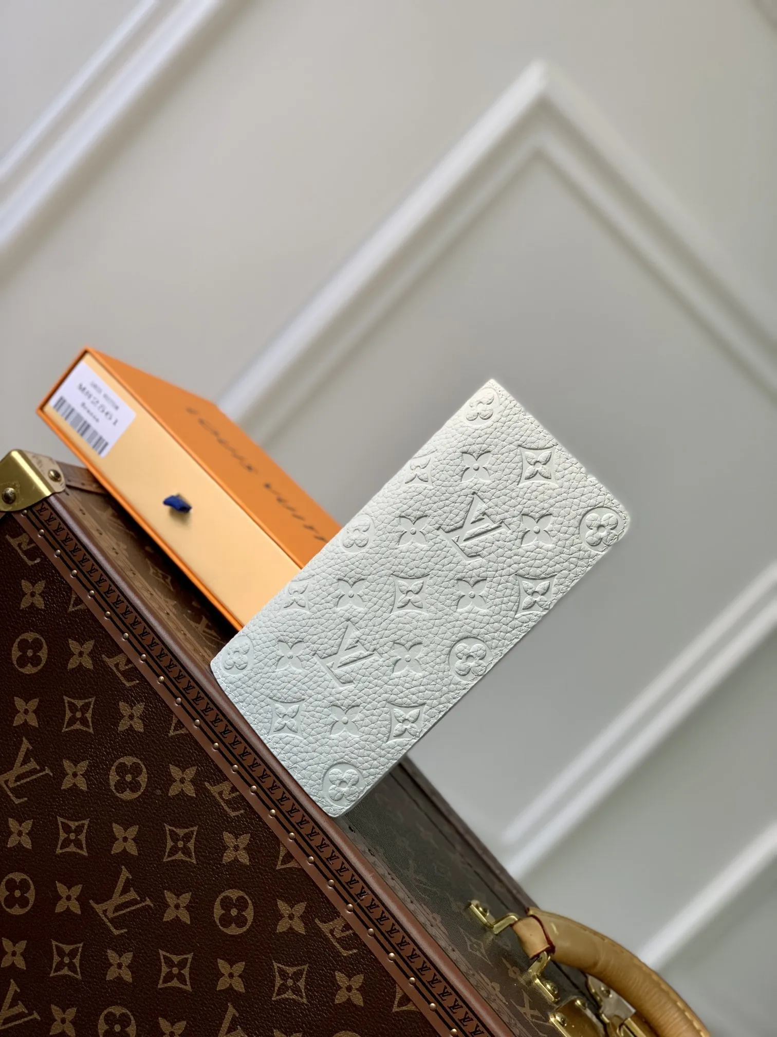 Louis Vuitton Brazza 財布 ホワイト モノグラム