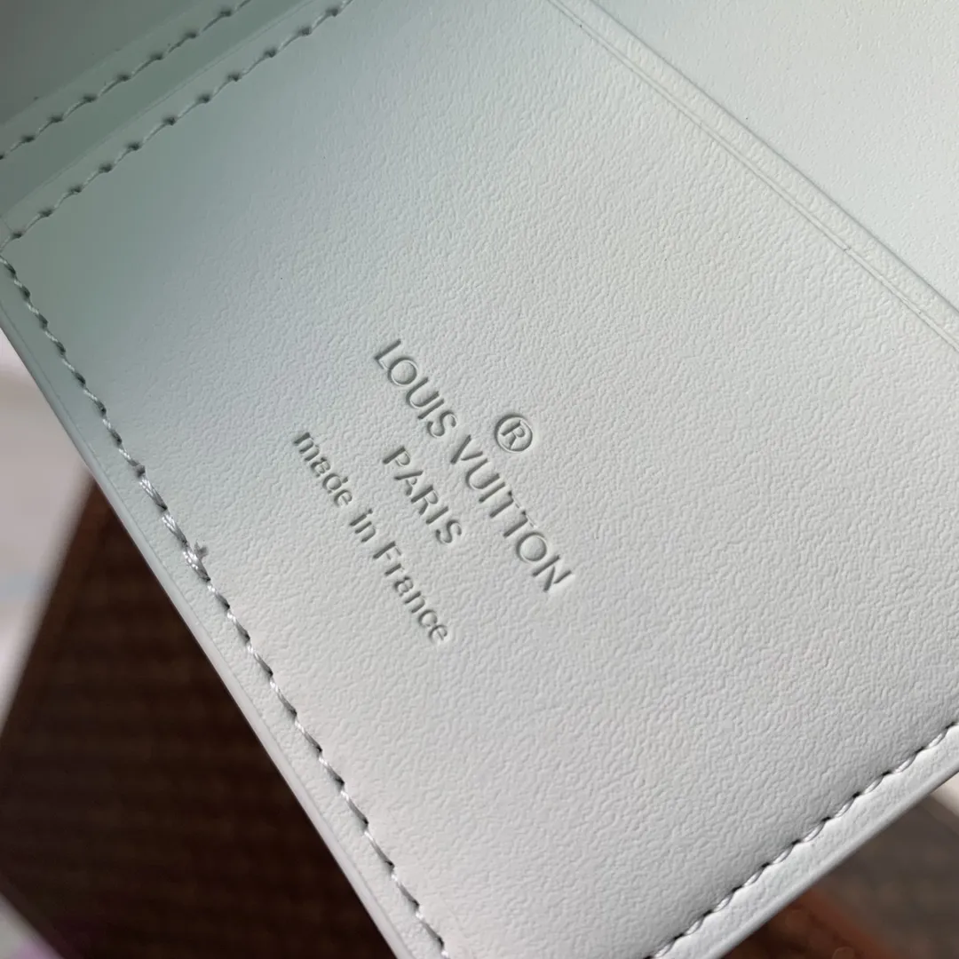 Louis Vuitton Brazza 財布 ホワイト モノグラム - 画像 (4)