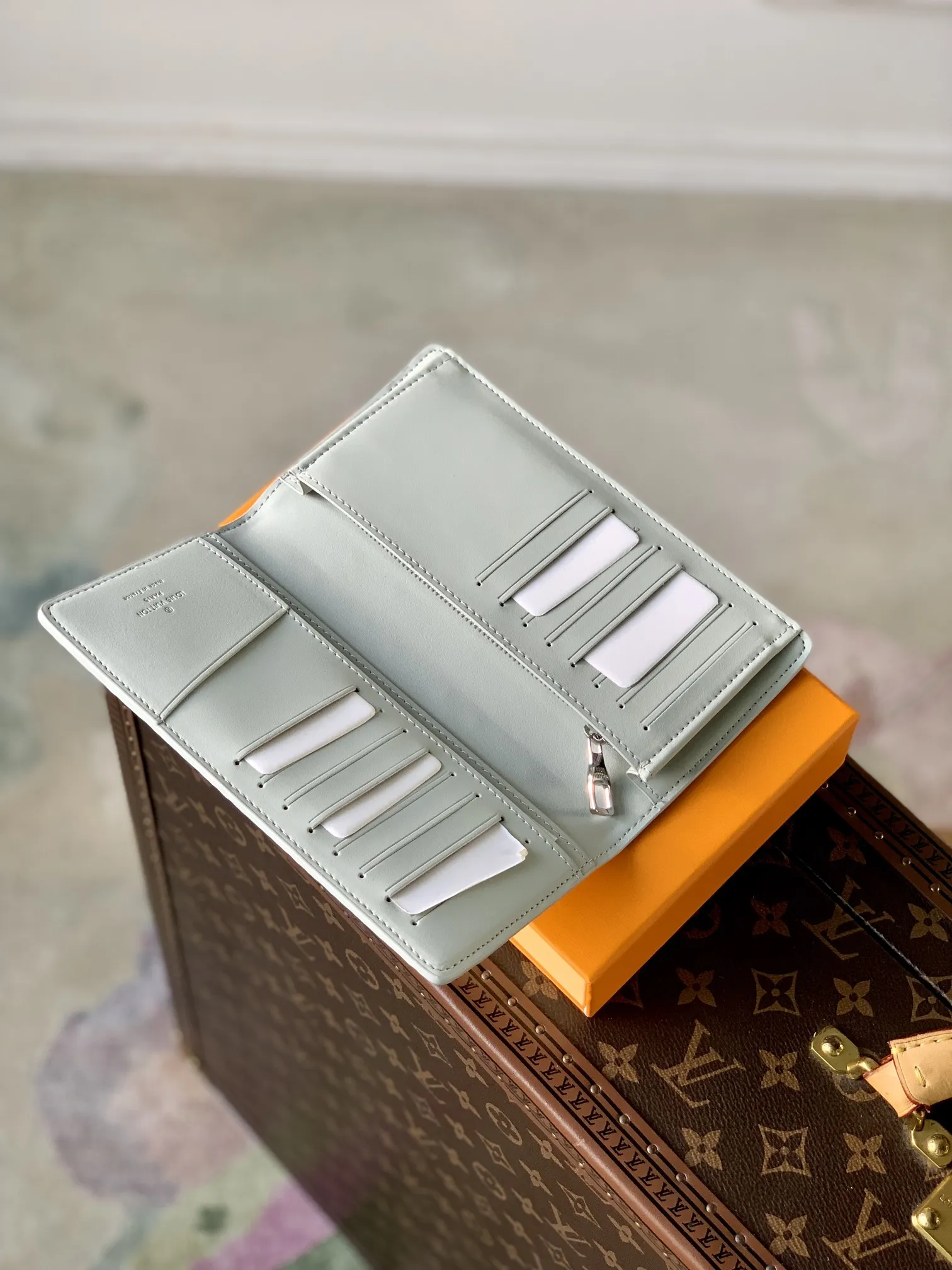 Louis Vuitton Brazza 財布 ホワイト モノグラム - 画像 (5)